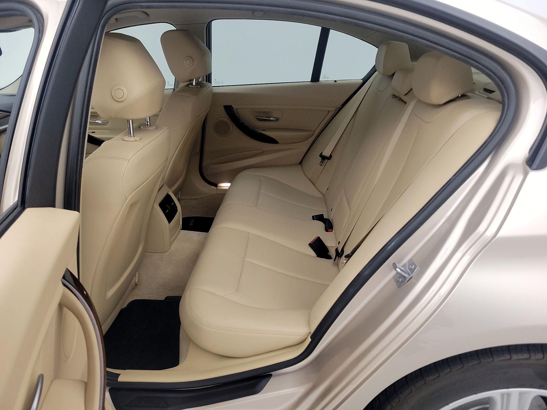 Thumbnail: 2015 BMW 3 Series - 18