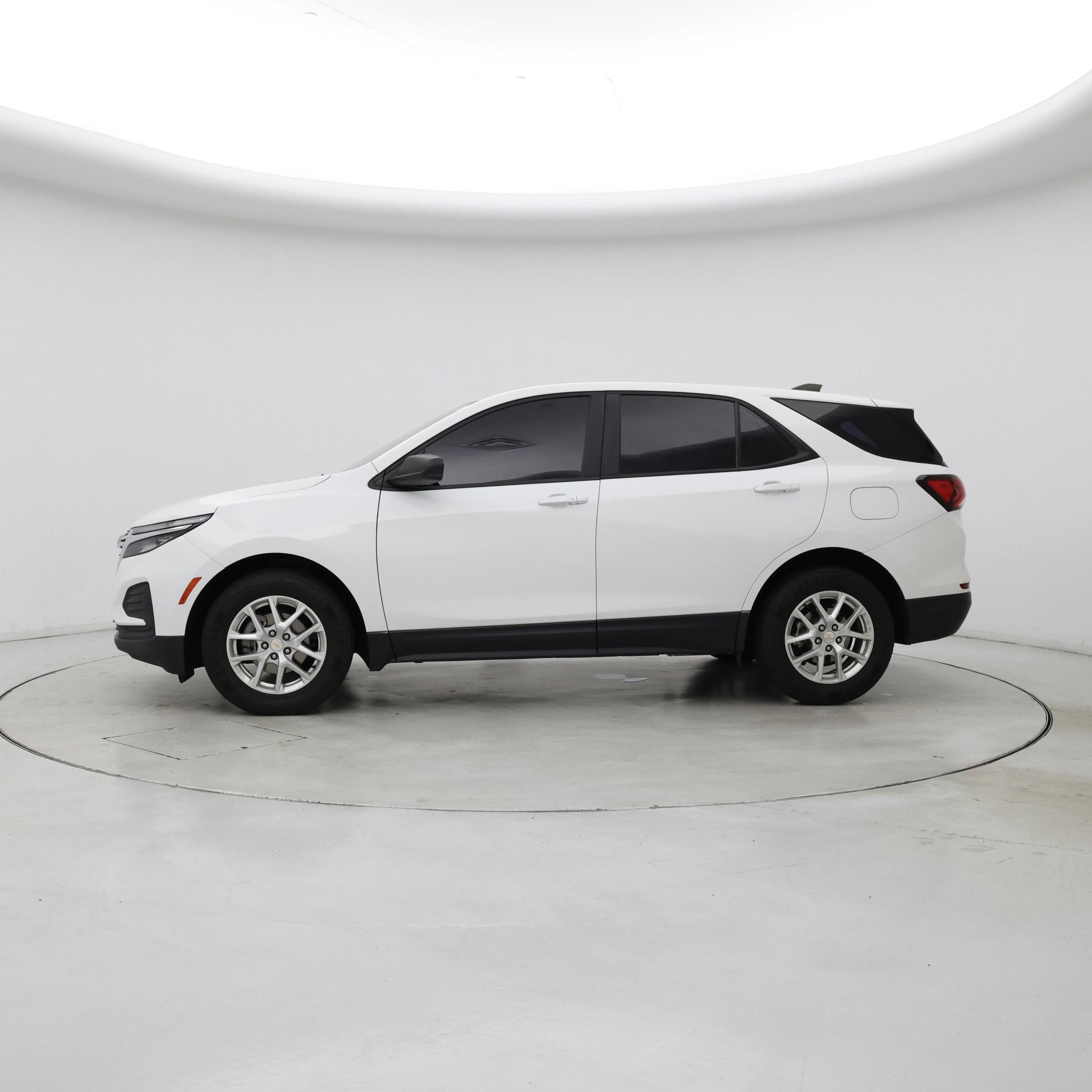Thumbnail: 2022 Chevrolet Equinox - 3