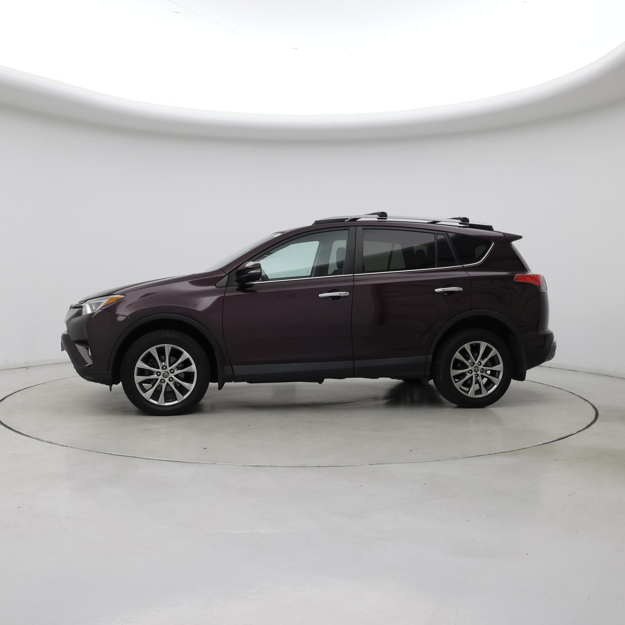 Thumbnail: 2017 Toyota RAV4 - 3