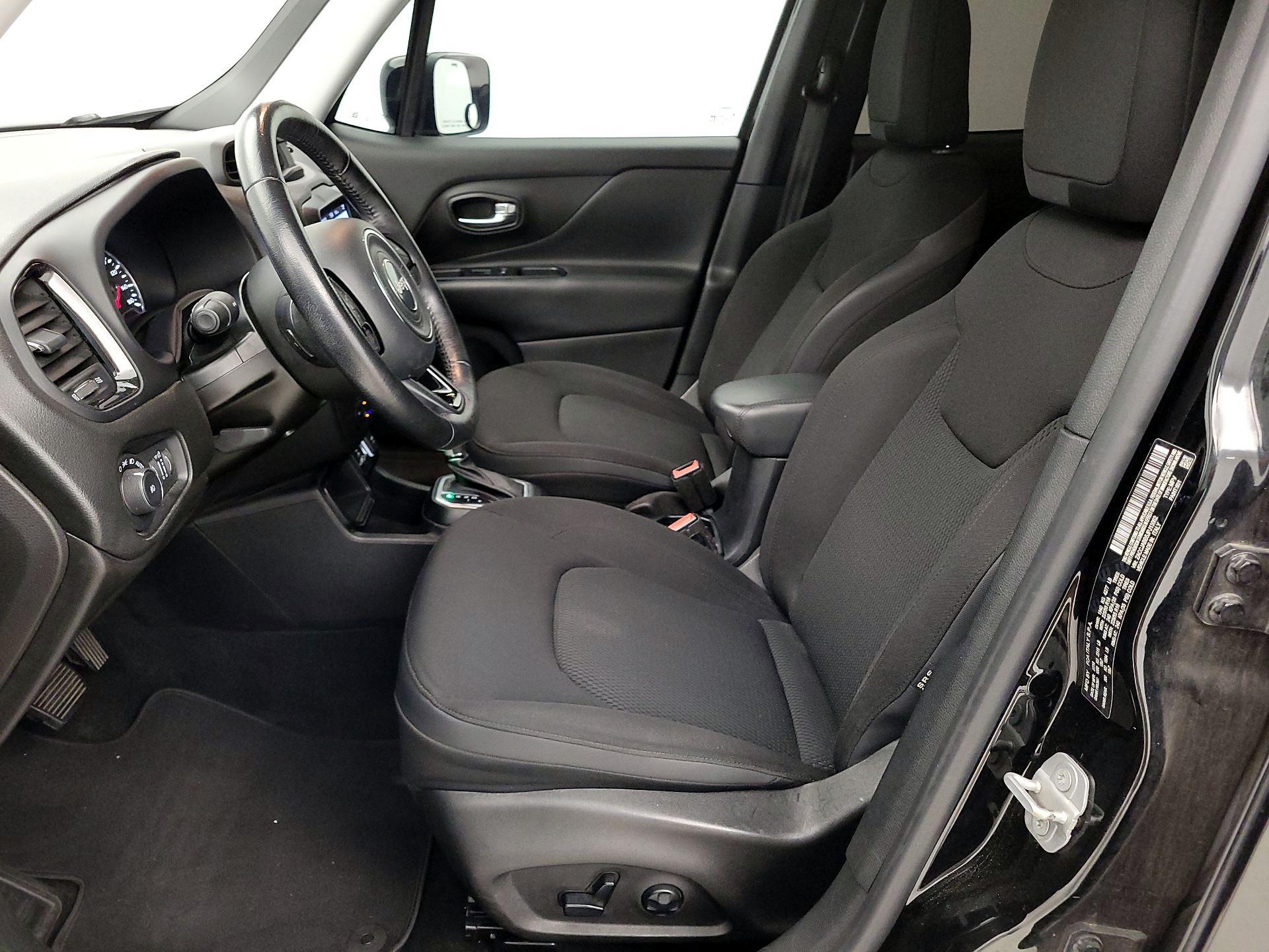 Thumbnail: 2018 Jeep Renegade - 11