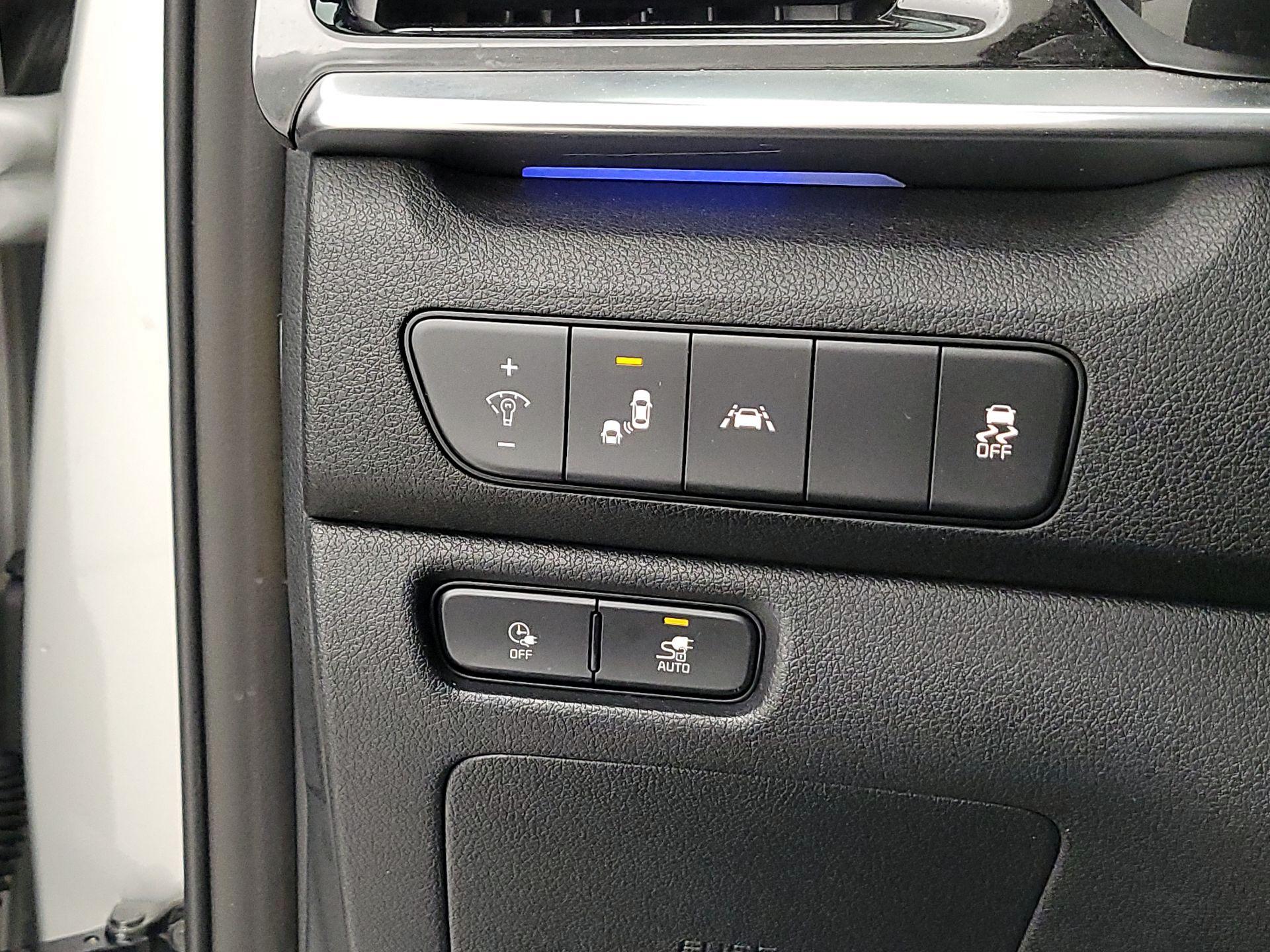 Thumbnail: 2020 Kia Niro - 13