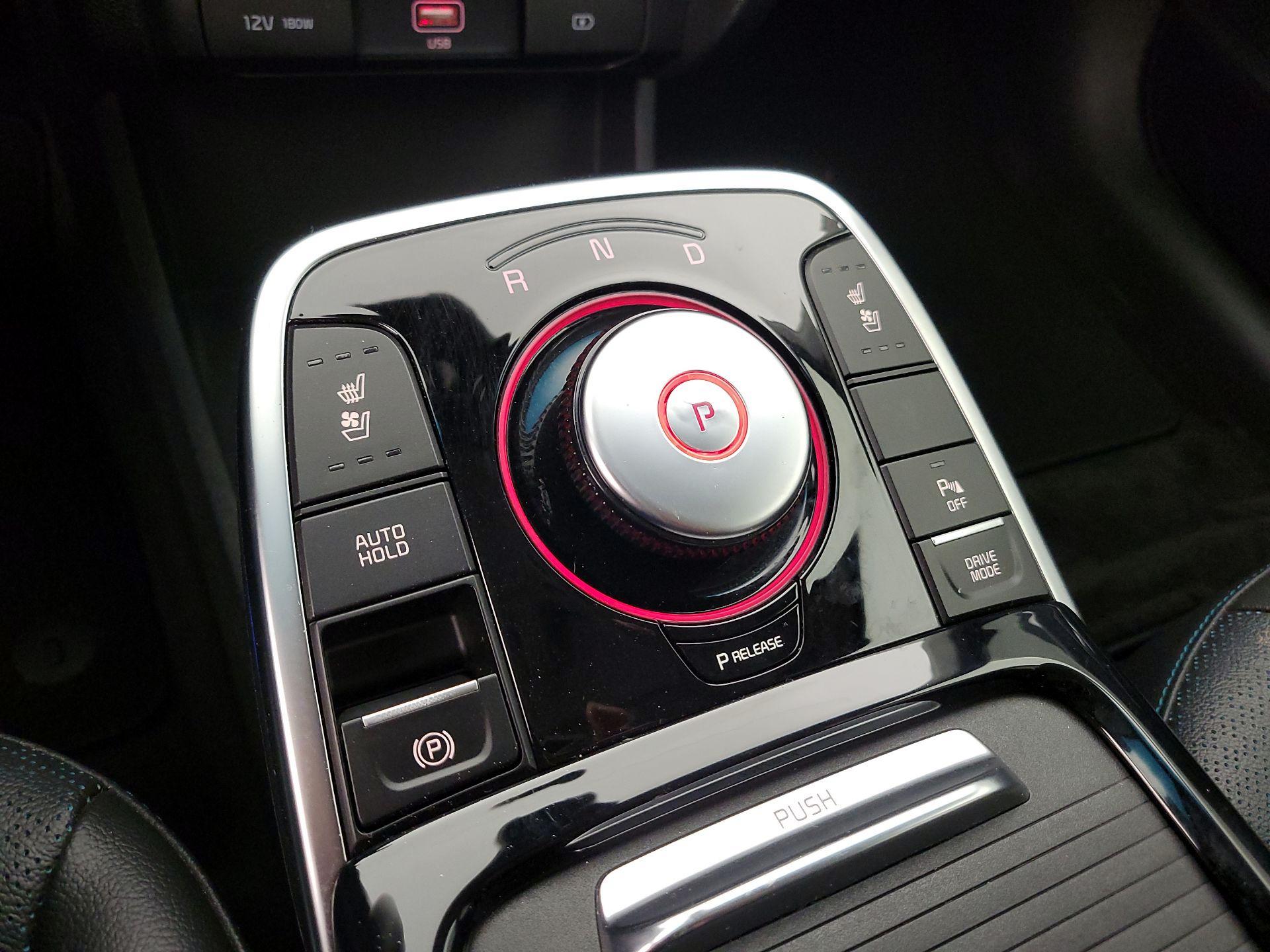 Thumbnail: 2020 Kia Niro - 18