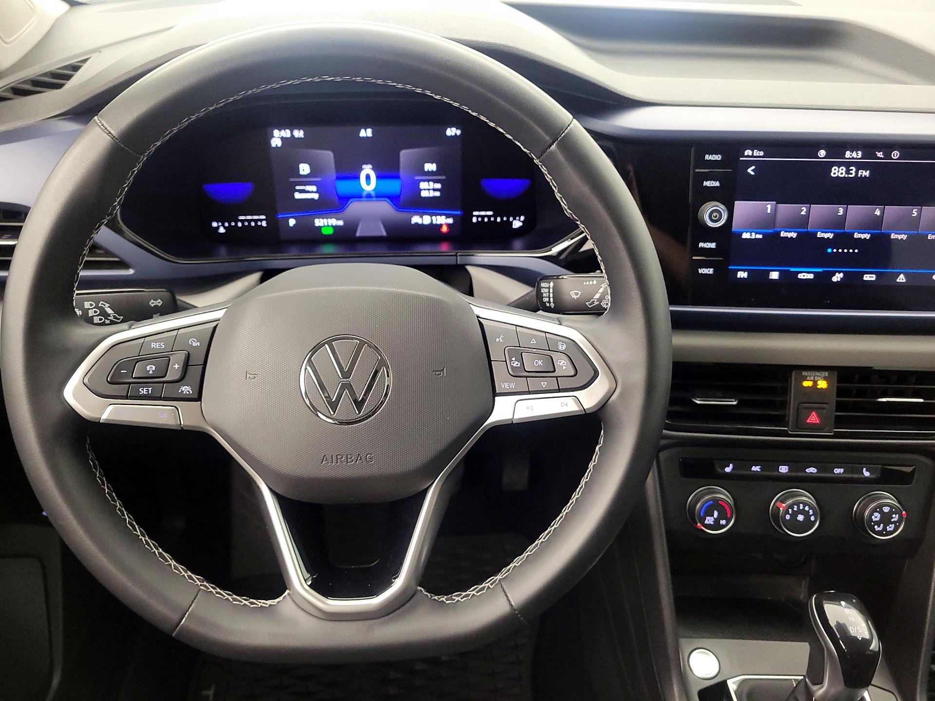 Thumbnail: 2022 Volkswagen Taos - 10