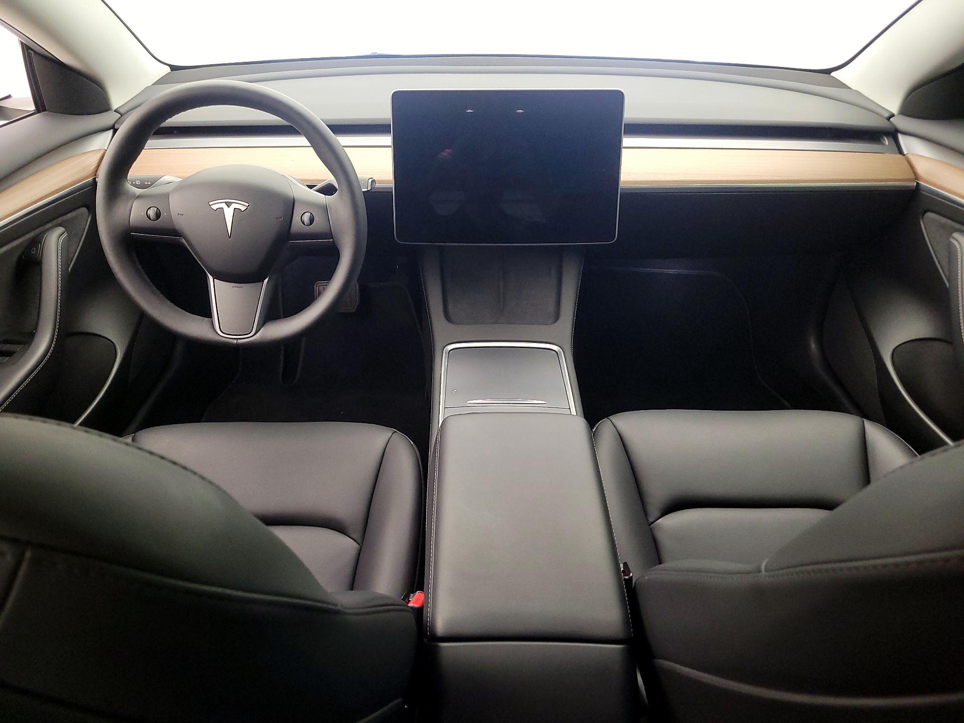 Thumbnail: 2023 Tesla Model 3 - 9