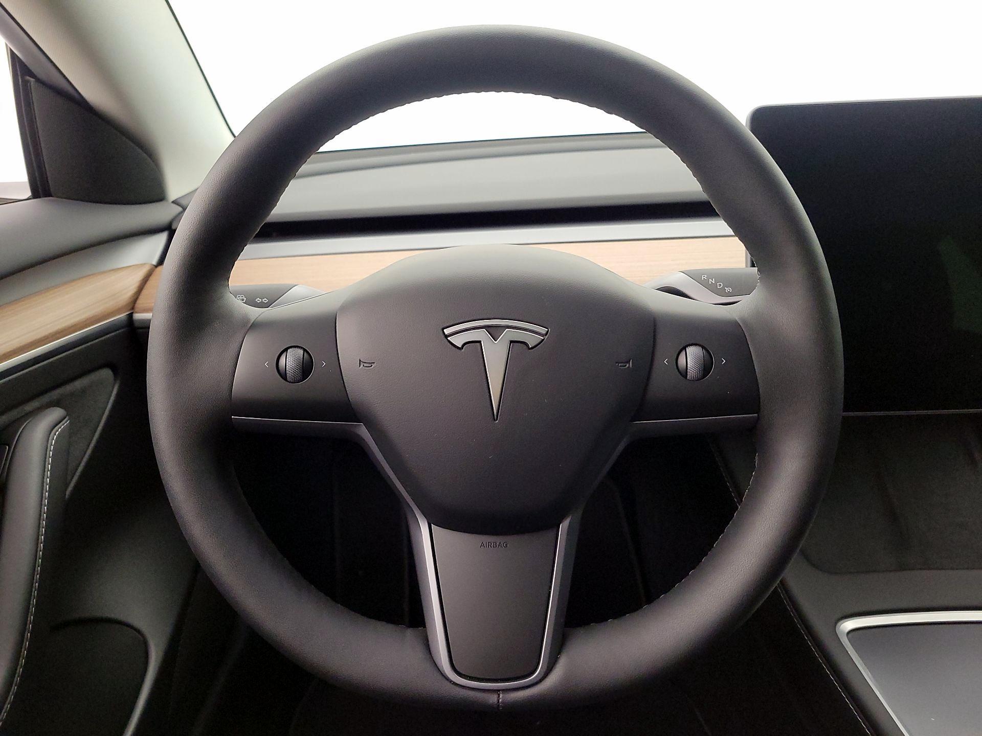 Thumbnail: 2023 Tesla Model 3 - 10
