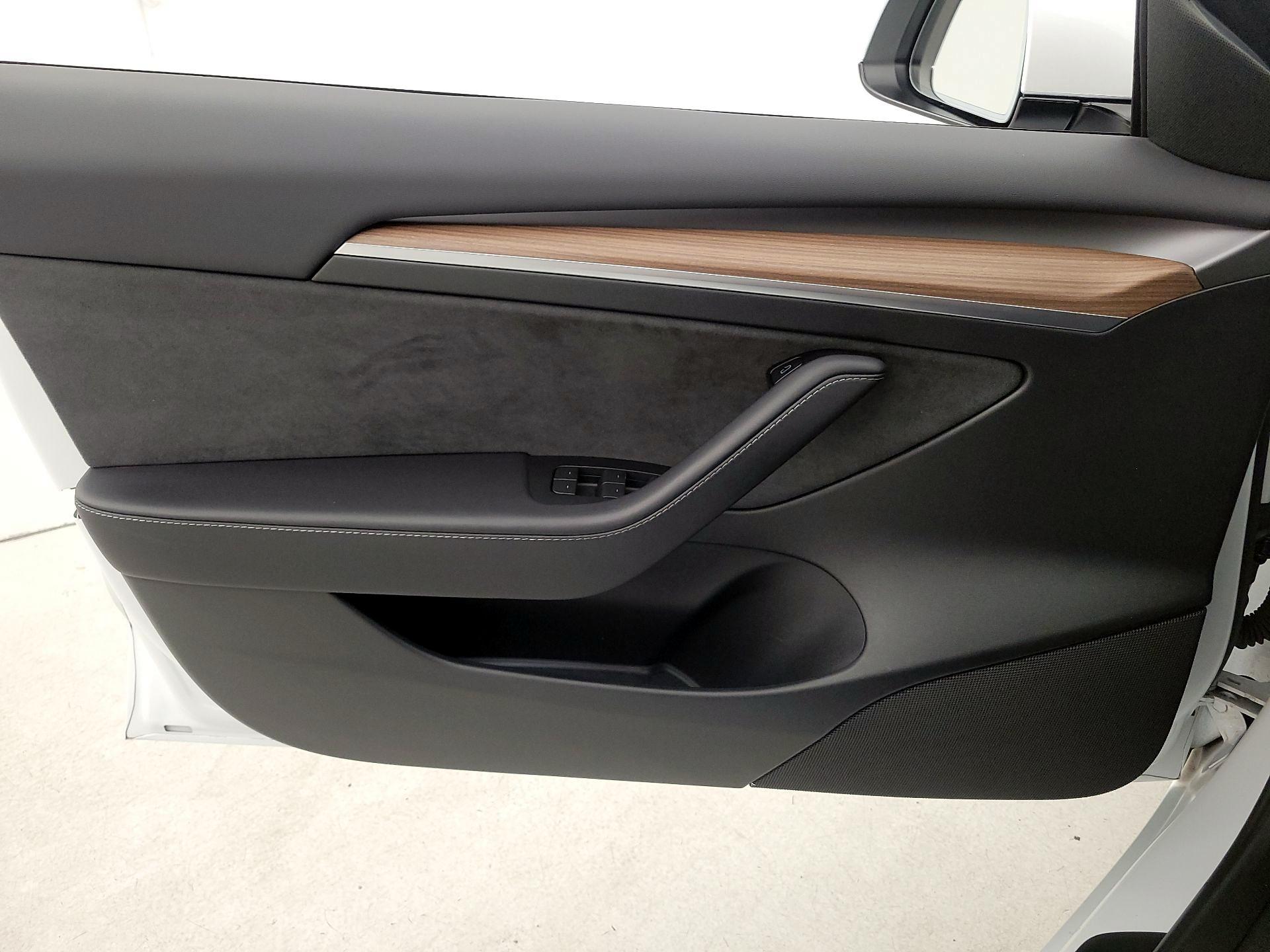 Thumbnail: 2023 Tesla Model 3 - 12