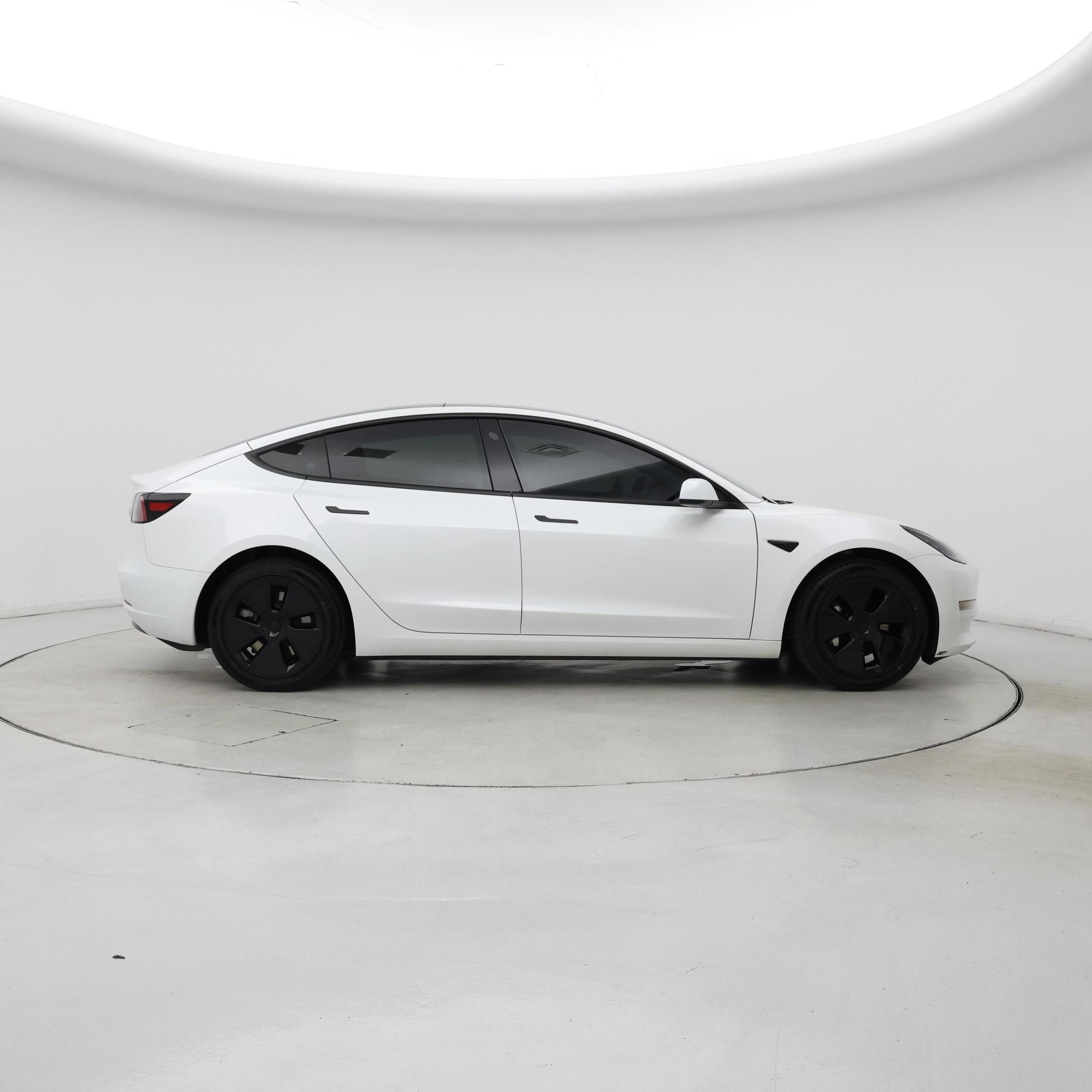 Thumbnail: 2023 Tesla Model 3 - 7
