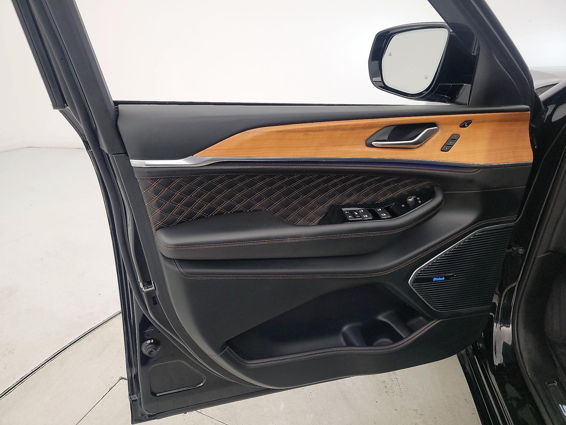 Thumbnail: 2021 Jeep Grand Cherokee L - 12