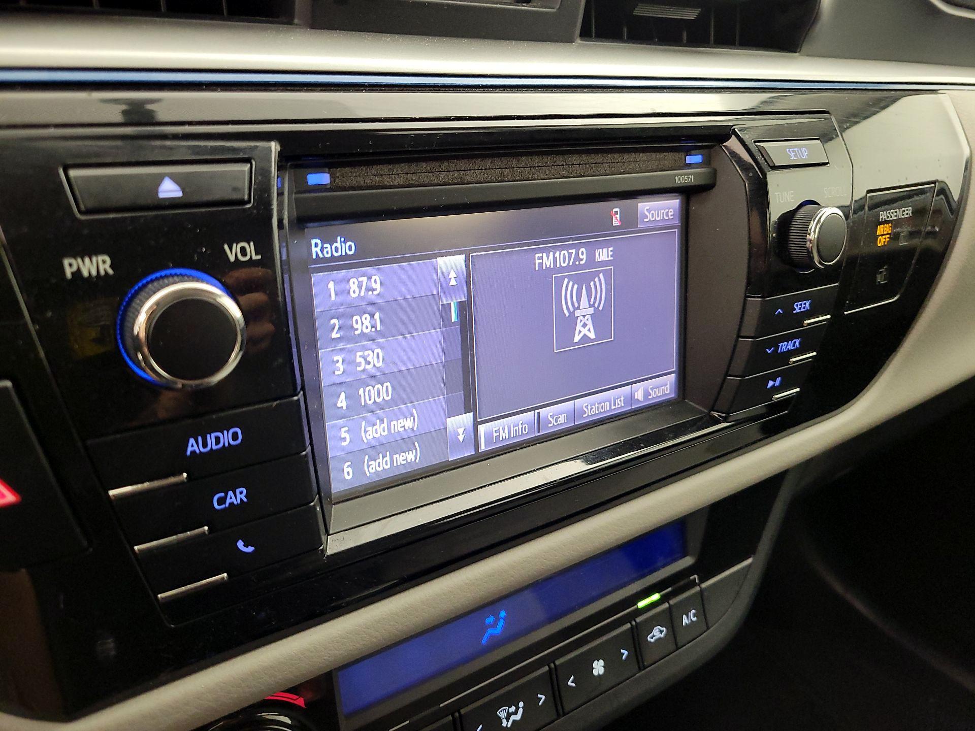 Thumbnail: 2016 Toyota Corolla - 15