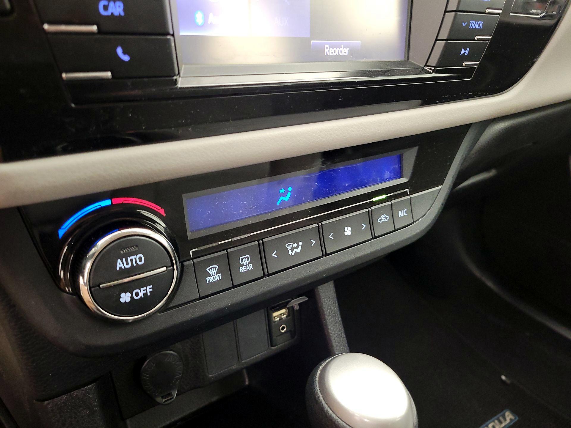 Thumbnail: 2016 Toyota Corolla - 16