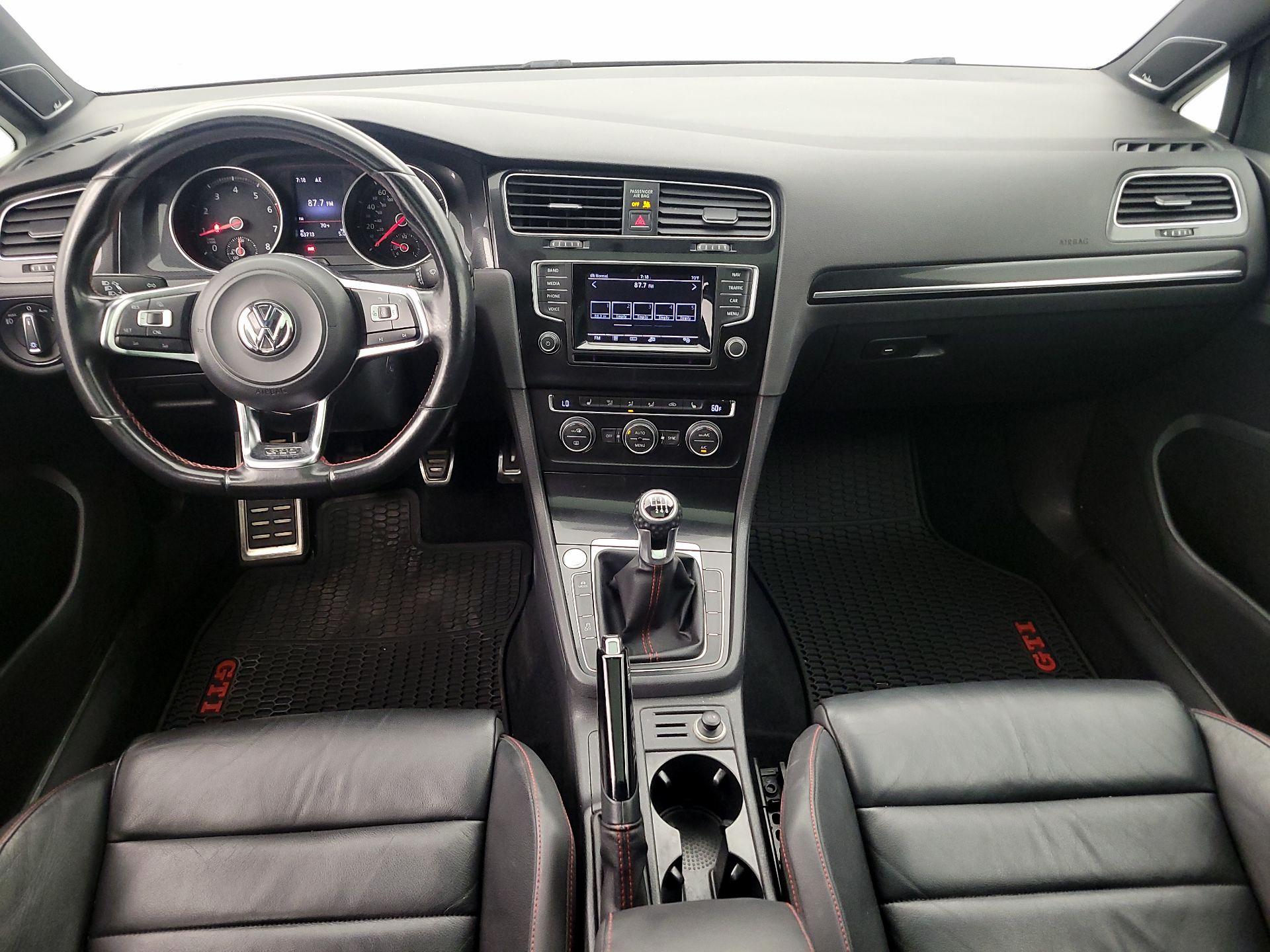 Thumbnail: 2015 Volkswagen Golf - 9