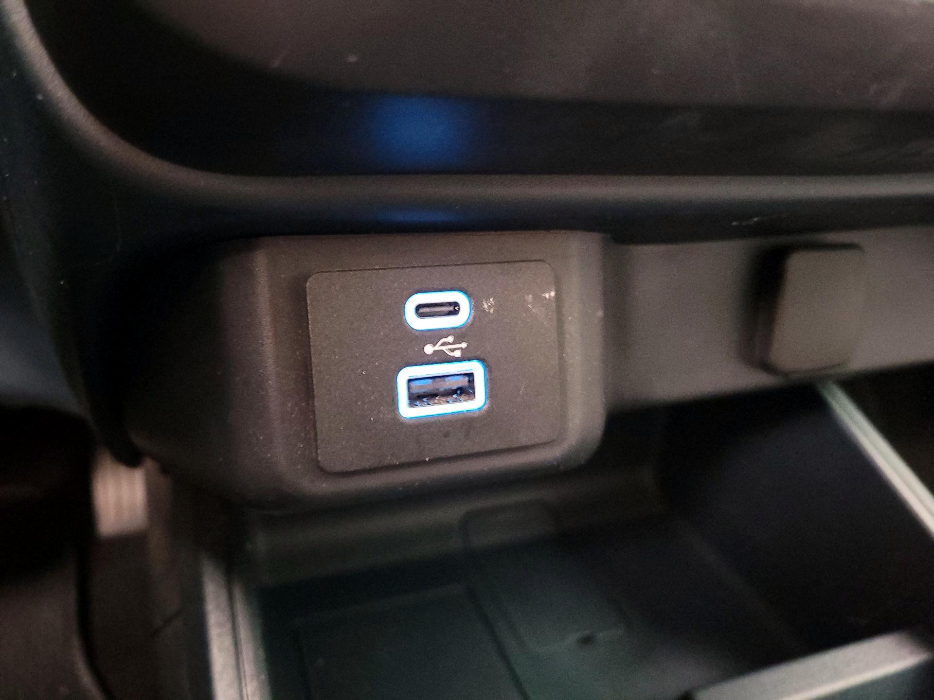 Thumbnail: 2022 Ford Maverick - 18