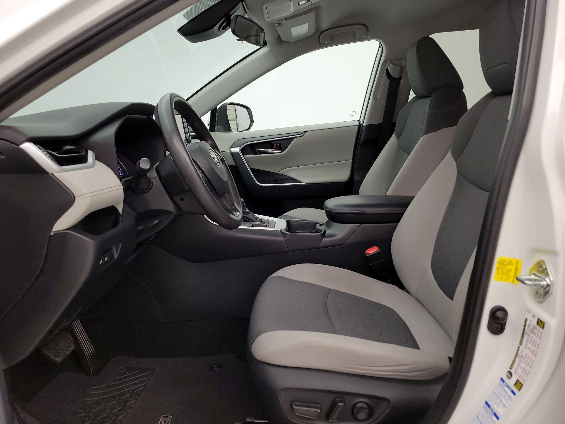 Thumbnail: 2020 Toyota RAV4 - 11
