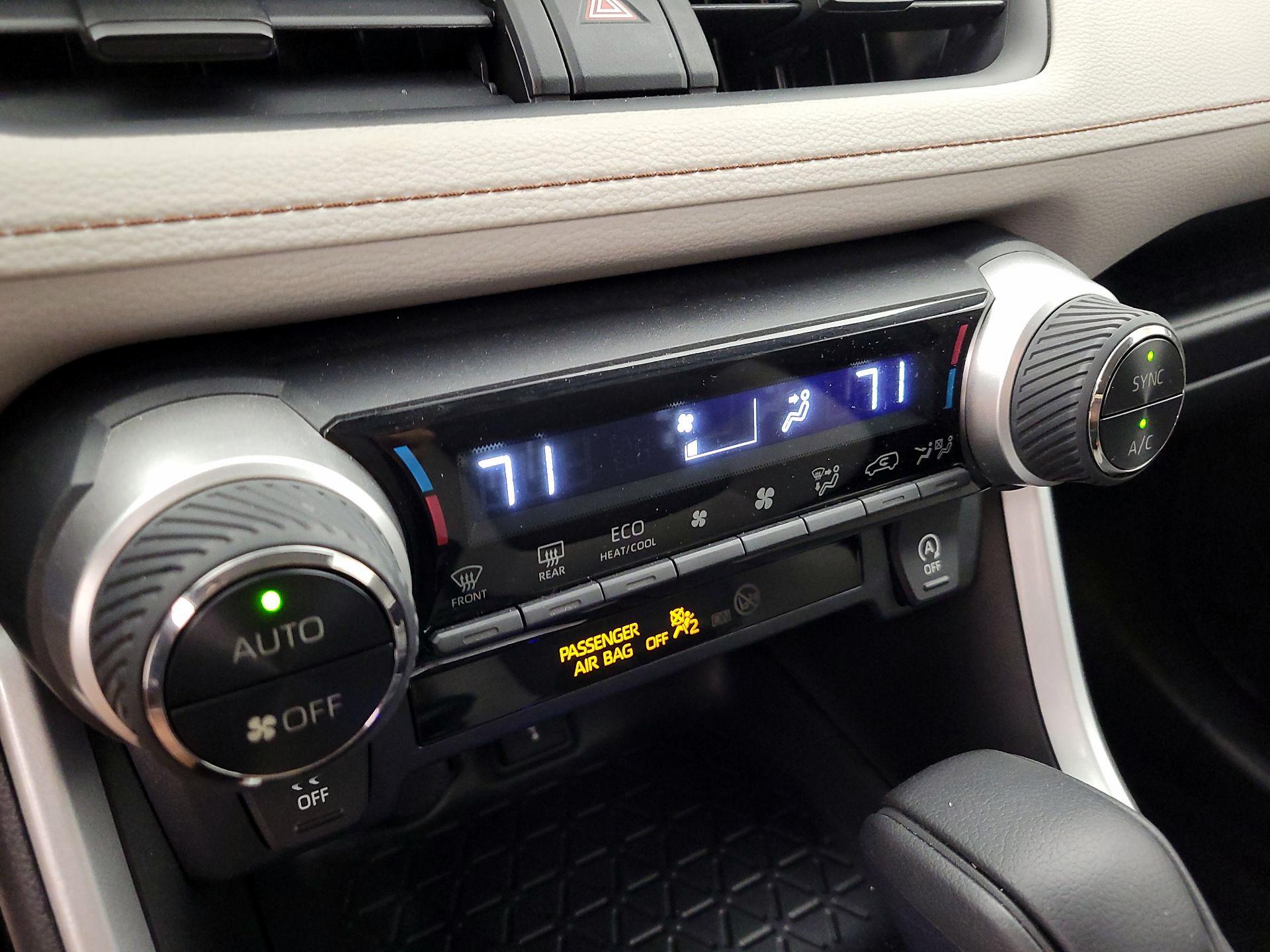 Thumbnail: 2020 Toyota RAV4 - 16