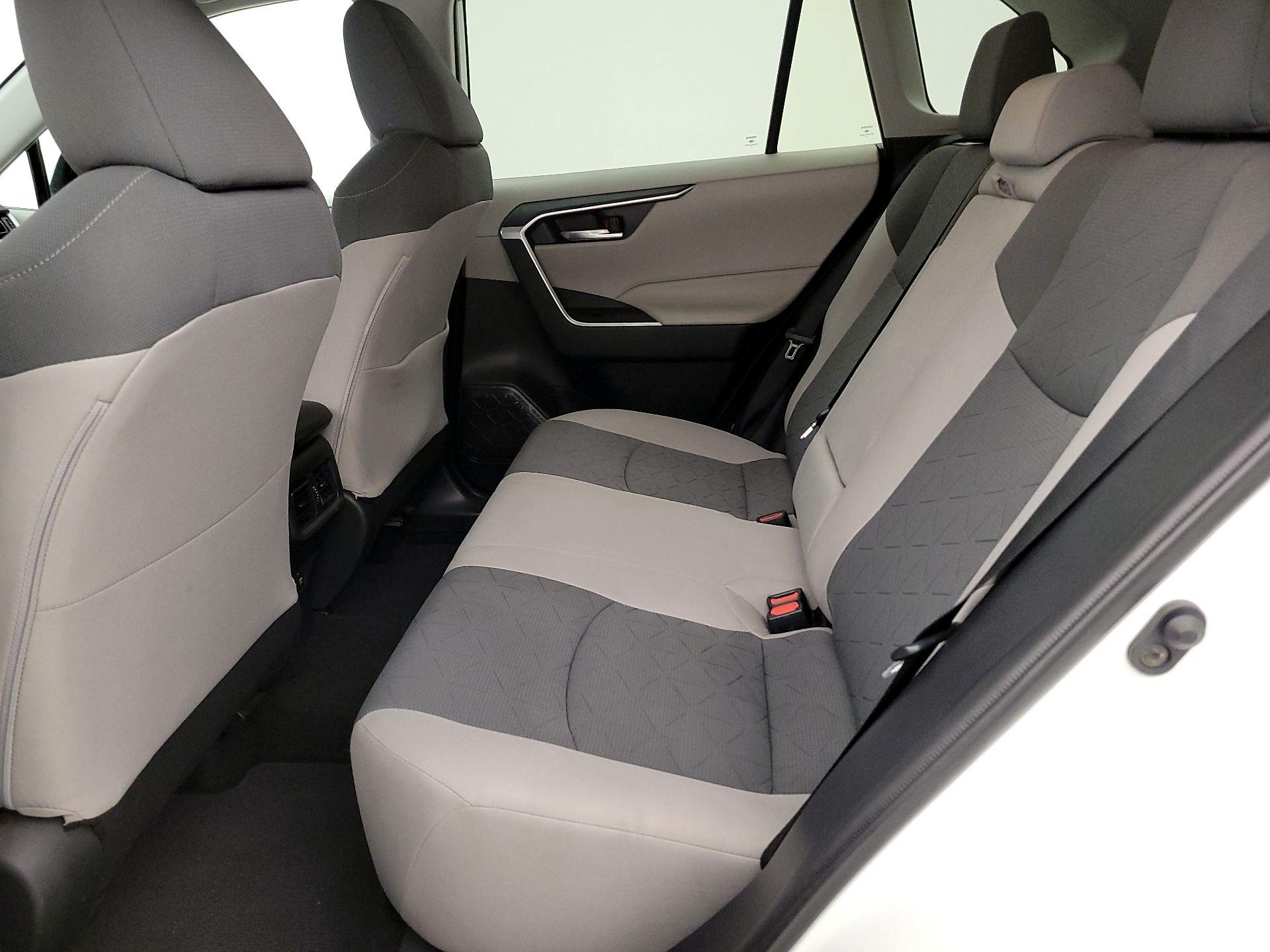 Thumbnail: 2020 Toyota RAV4 - 19