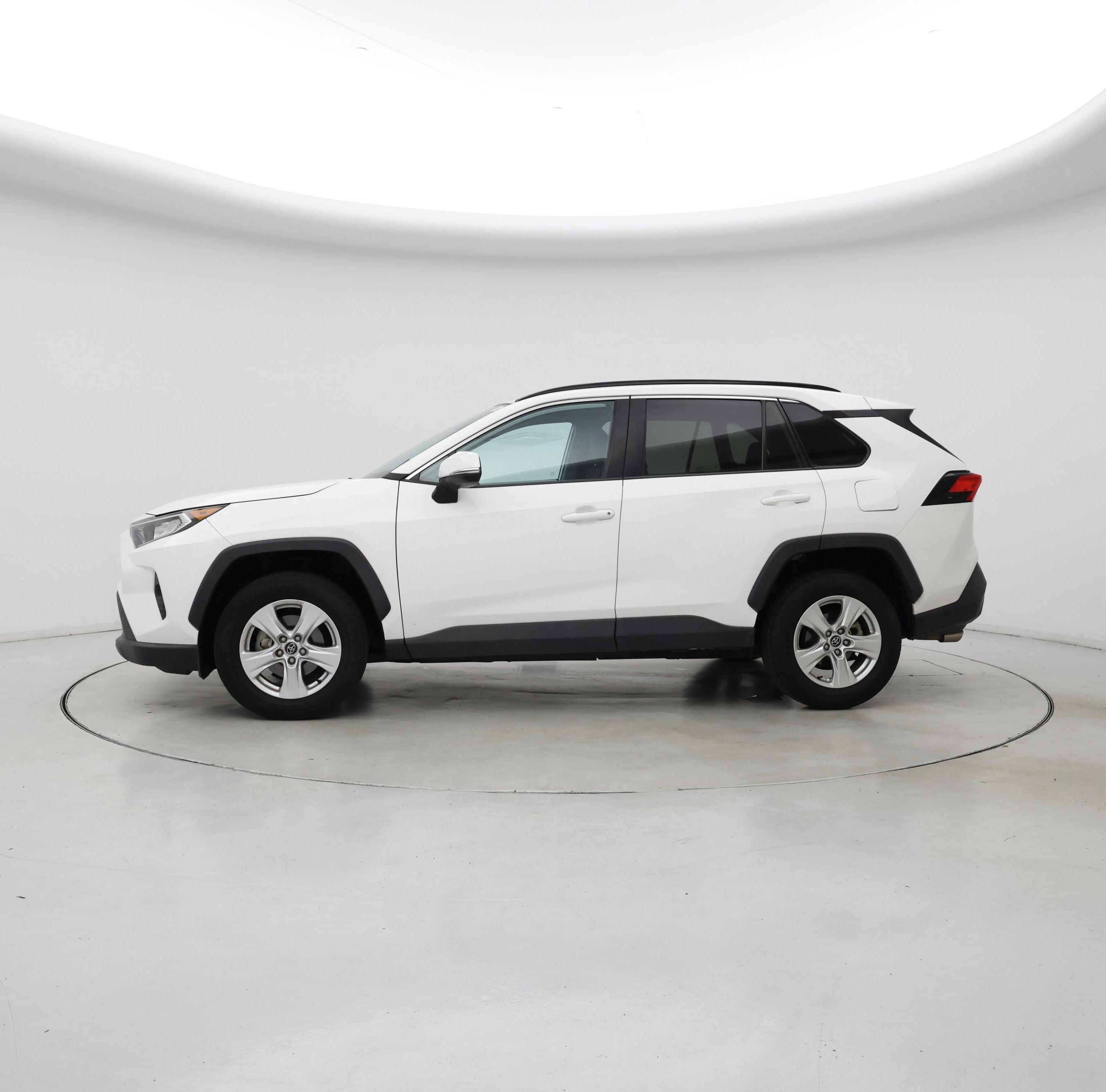 Thumbnail: 2020 Toyota RAV4 - 3