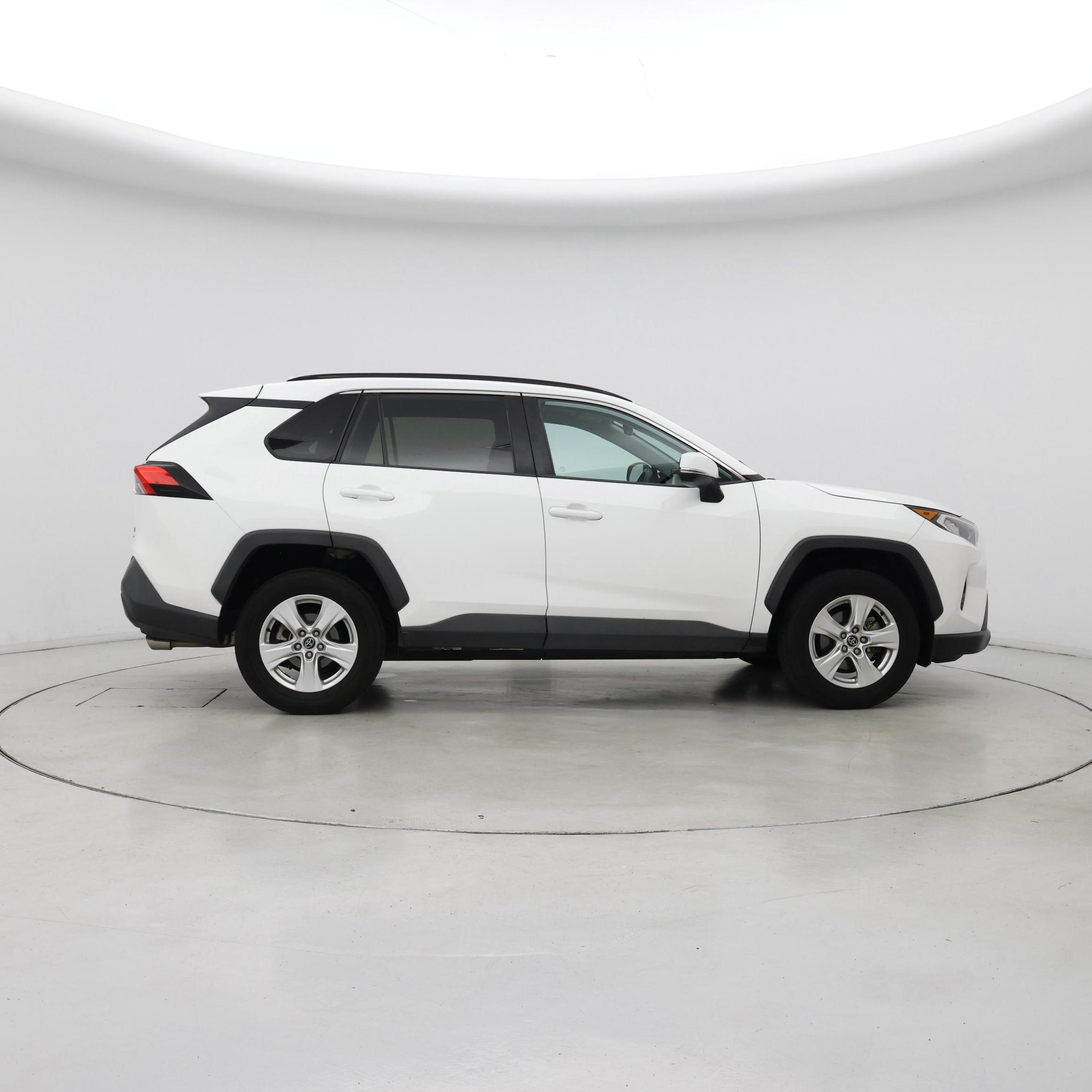 Thumbnail: 2020 Toyota RAV4 - 7