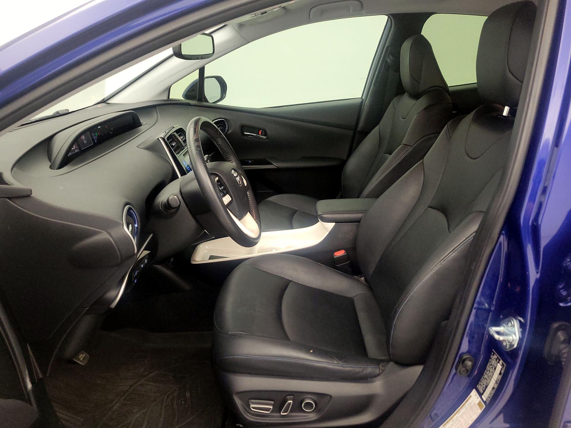 Thumbnail: 2016 Toyota Prius - 11