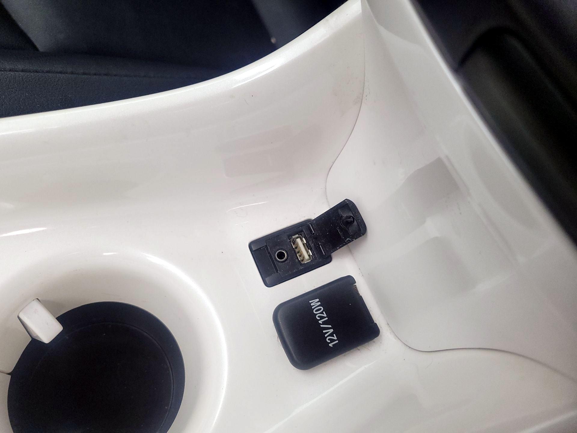 Thumbnail: 2016 Toyota Prius - 18