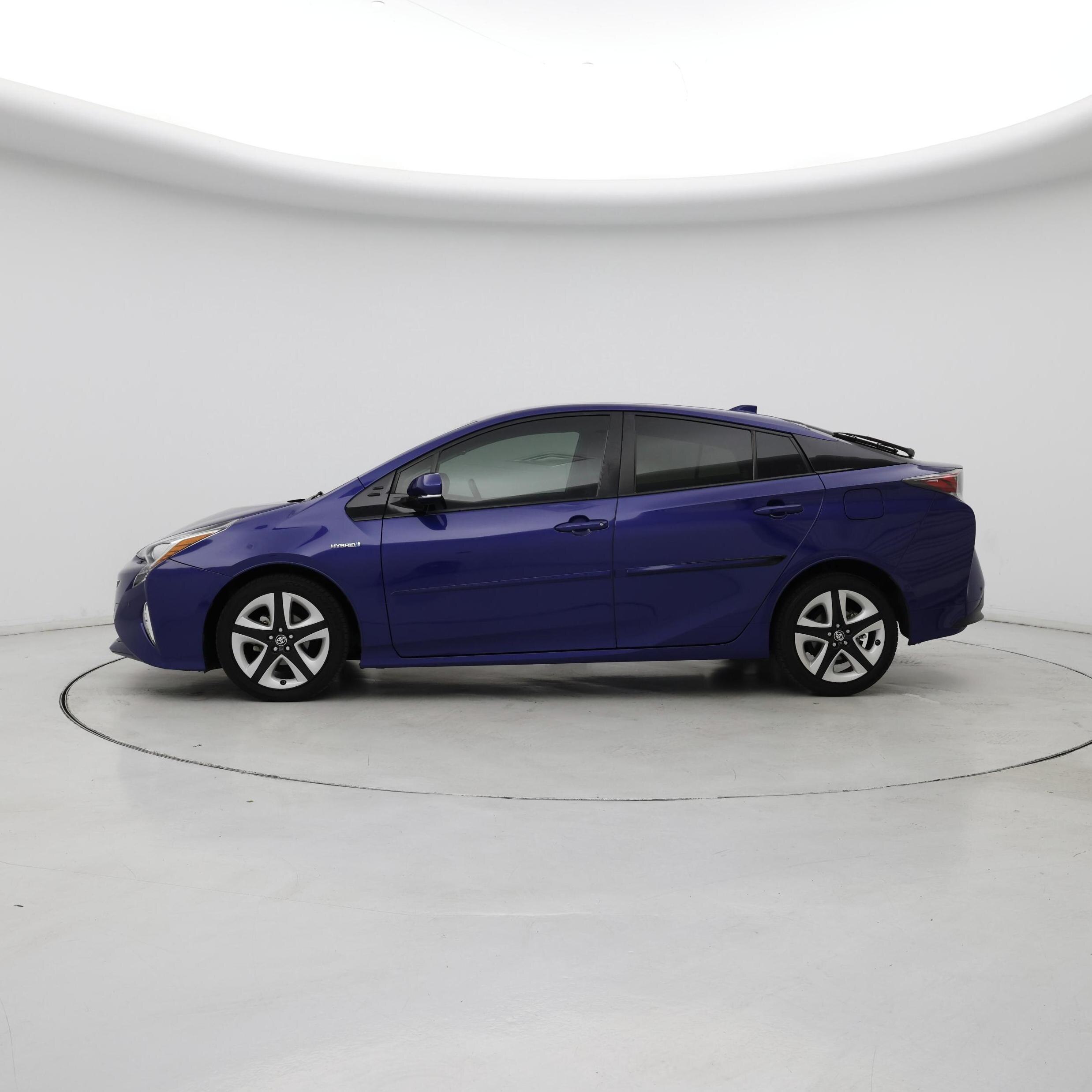 Thumbnail: 2016 Toyota Prius - 3