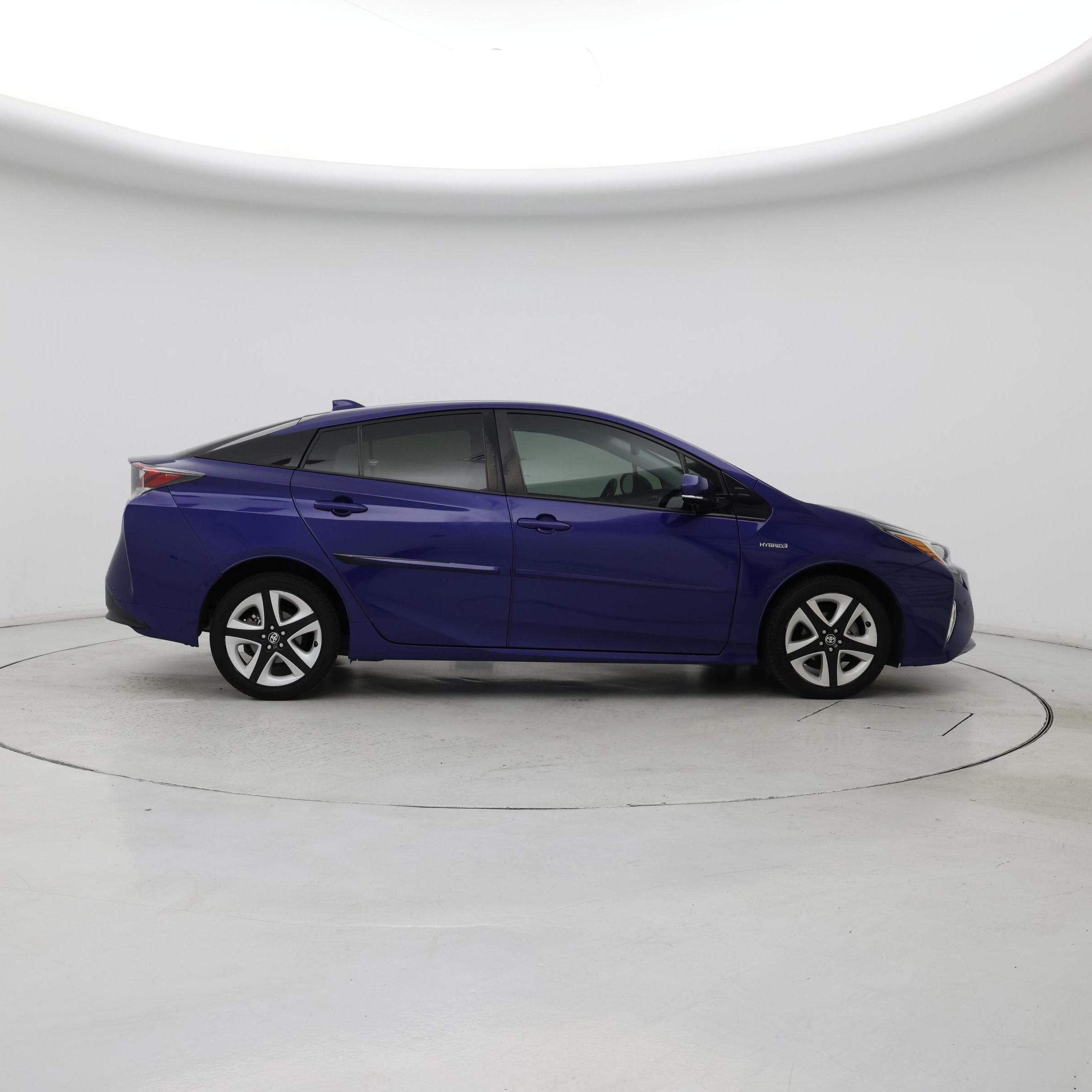 Thumbnail: 2016 Toyota Prius - 7