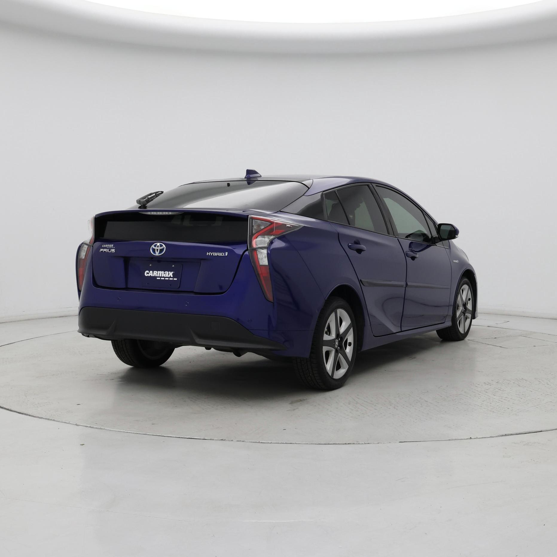 Thumbnail: 2016 Toyota Prius - 8