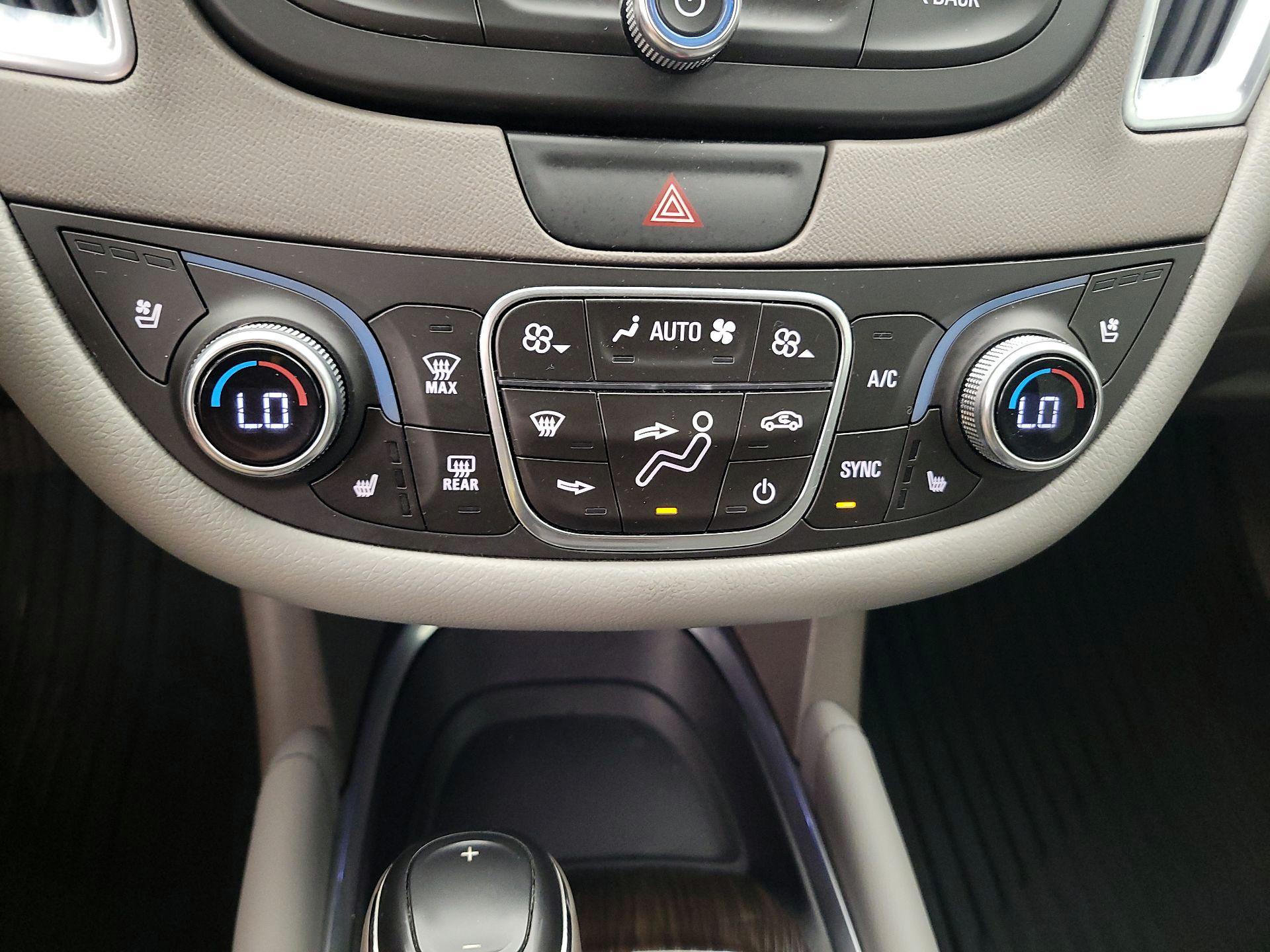 Thumbnail: 2016 Chevrolet Malibu - 17