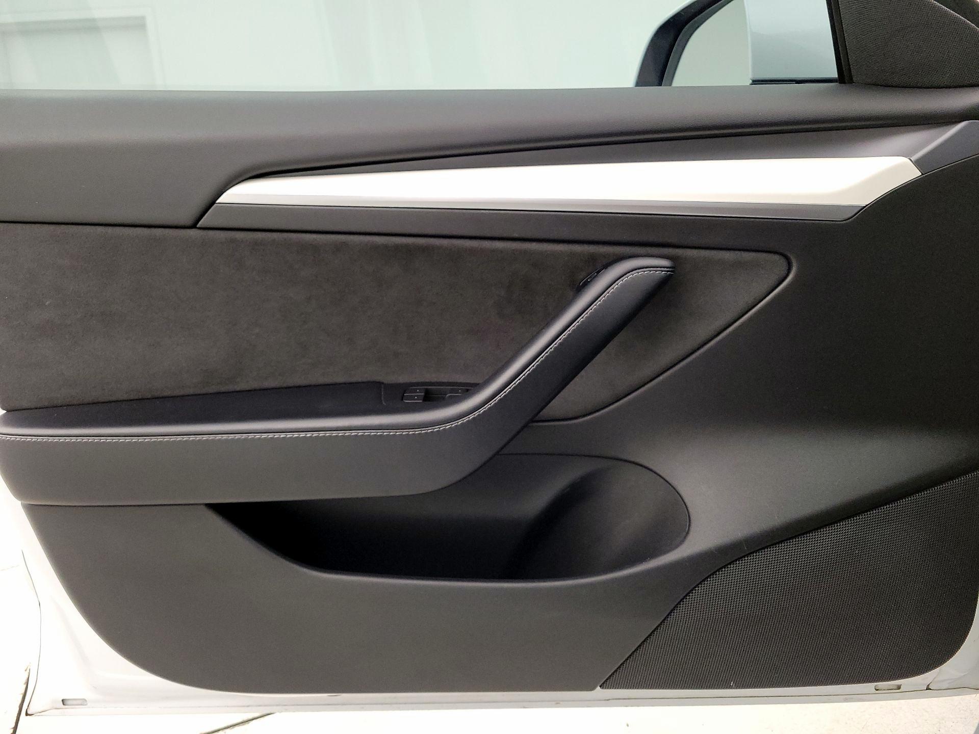 Thumbnail: 2021 Tesla Model 3 - 12