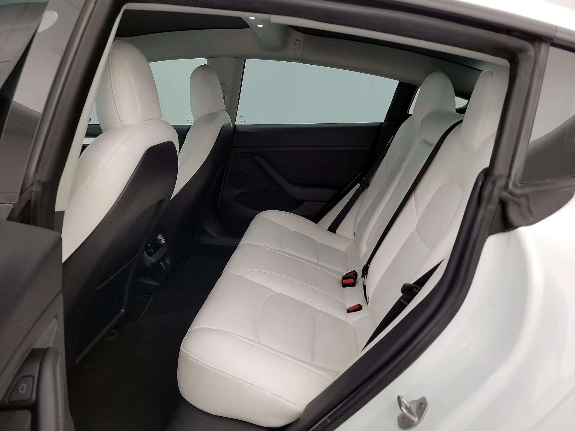 Thumbnail: 2021 Tesla Model 3 - 19