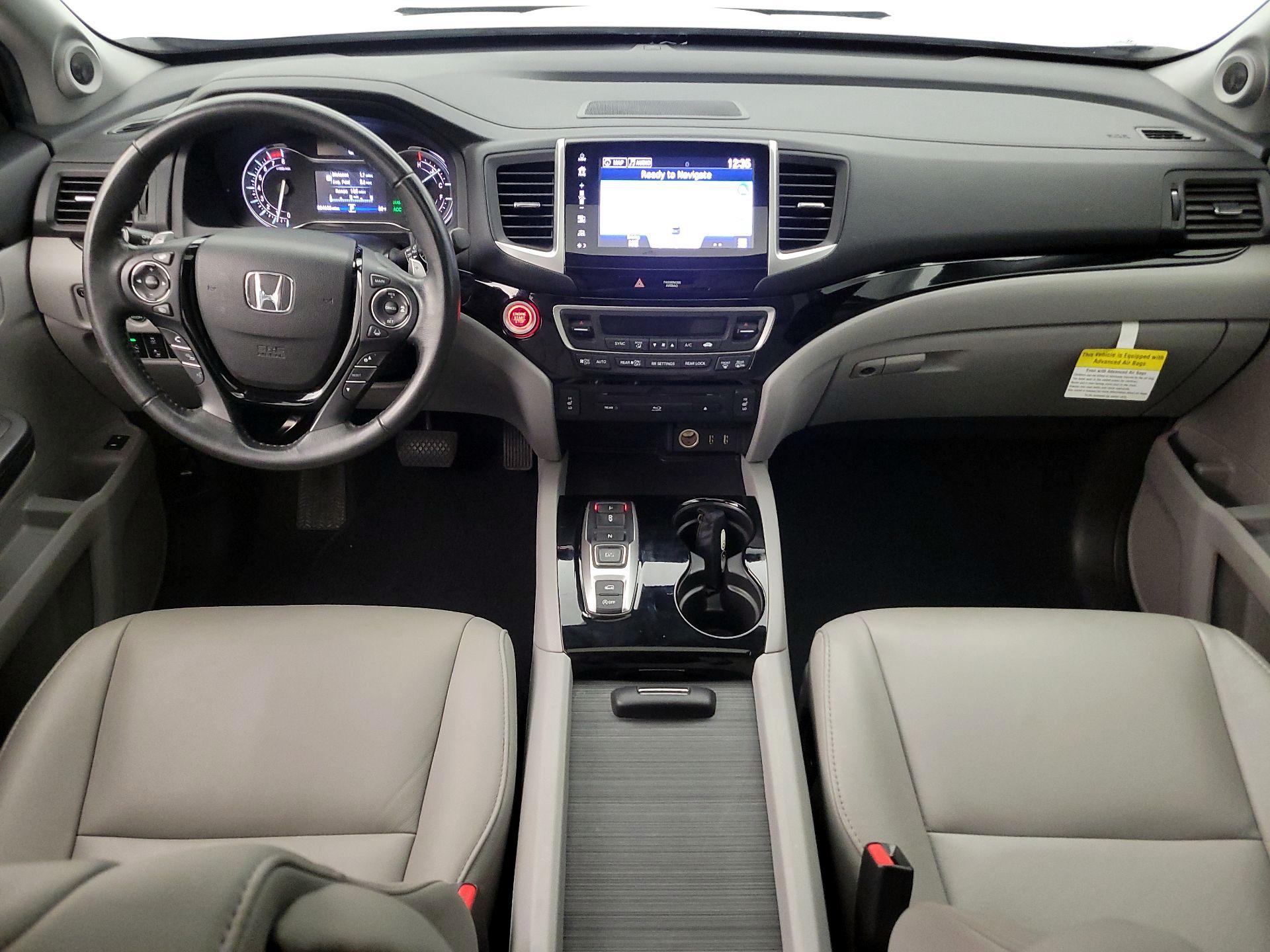 Thumbnail: 2017 Honda Pilot - 9