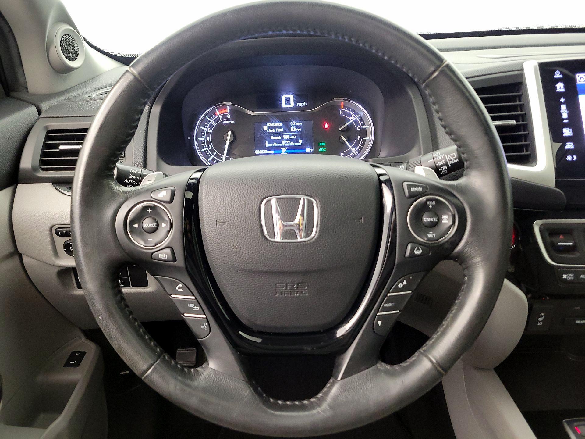 Thumbnail: 2017 Honda Pilot - 10