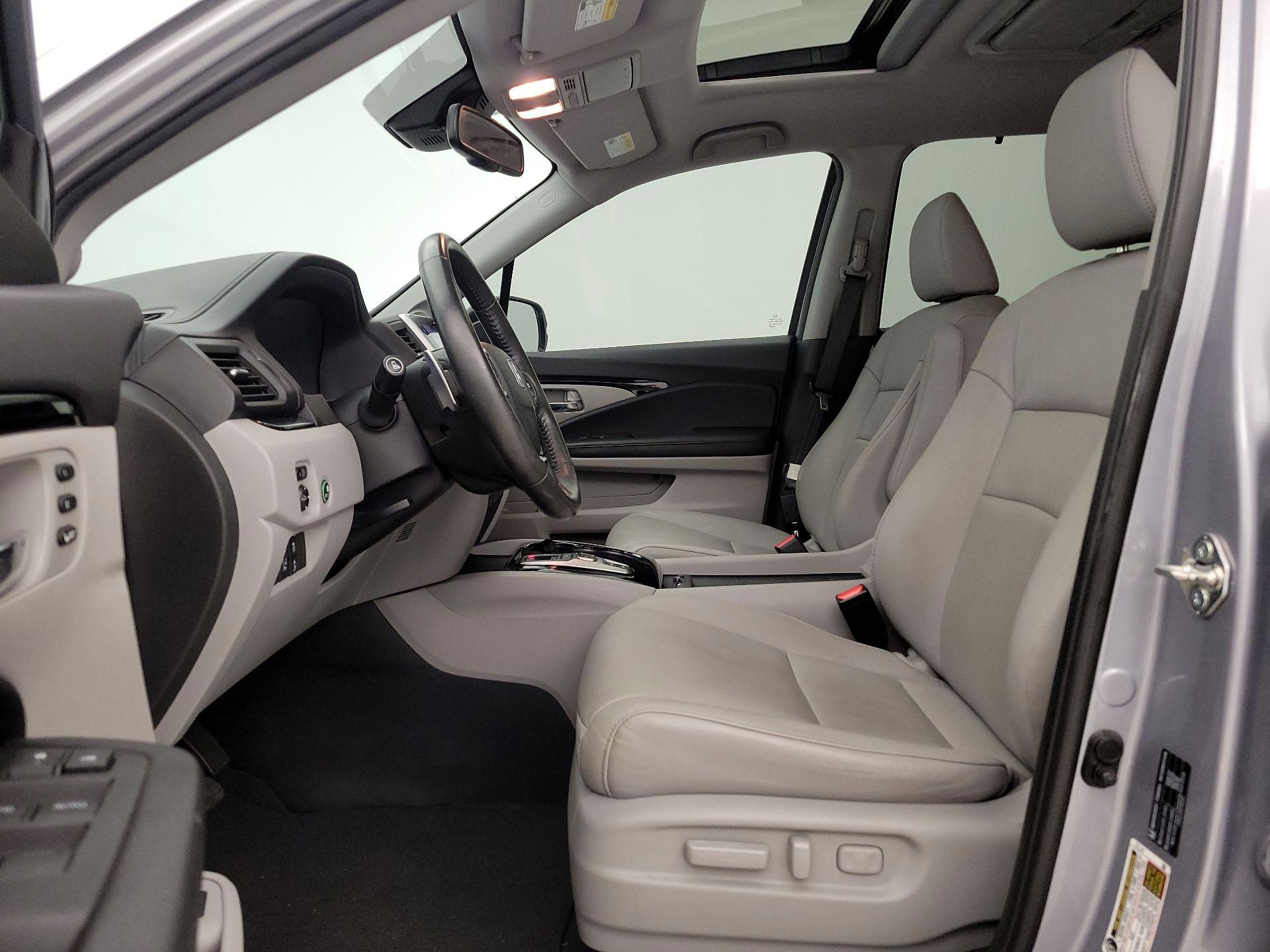 Thumbnail: 2017 Honda Pilot - 11