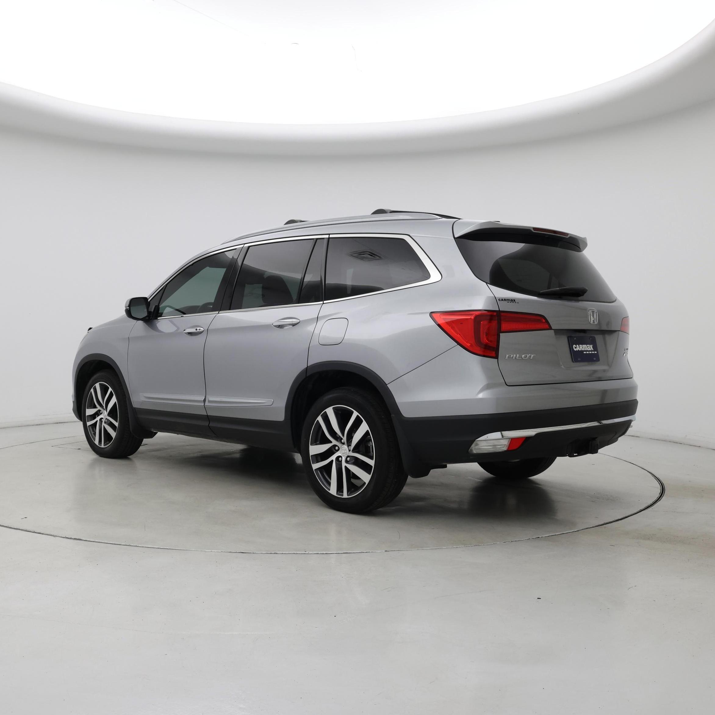 Thumbnail: 2017 Honda Pilot - 2