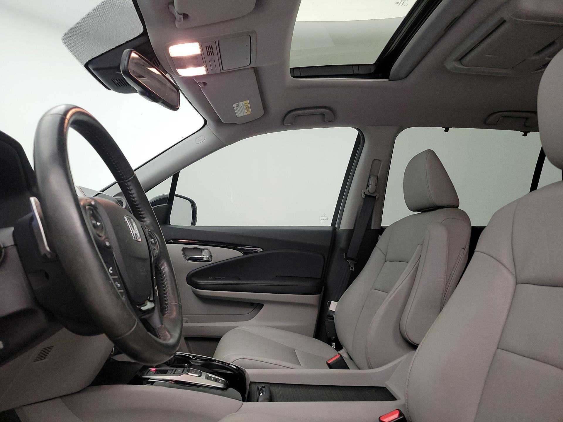 Thumbnail: 2017 Honda Pilot - 20