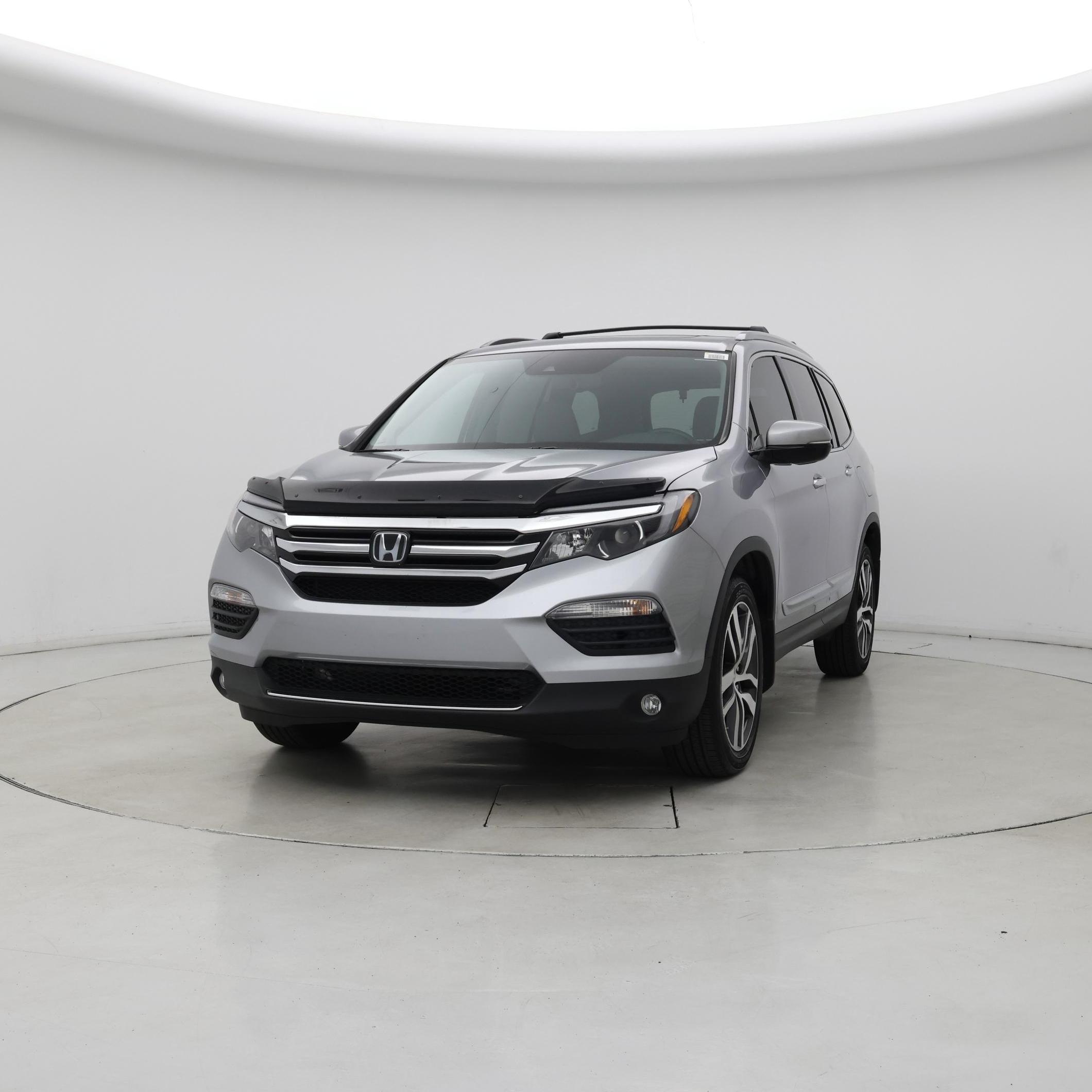 Thumbnail: 2017 Honda Pilot - 4