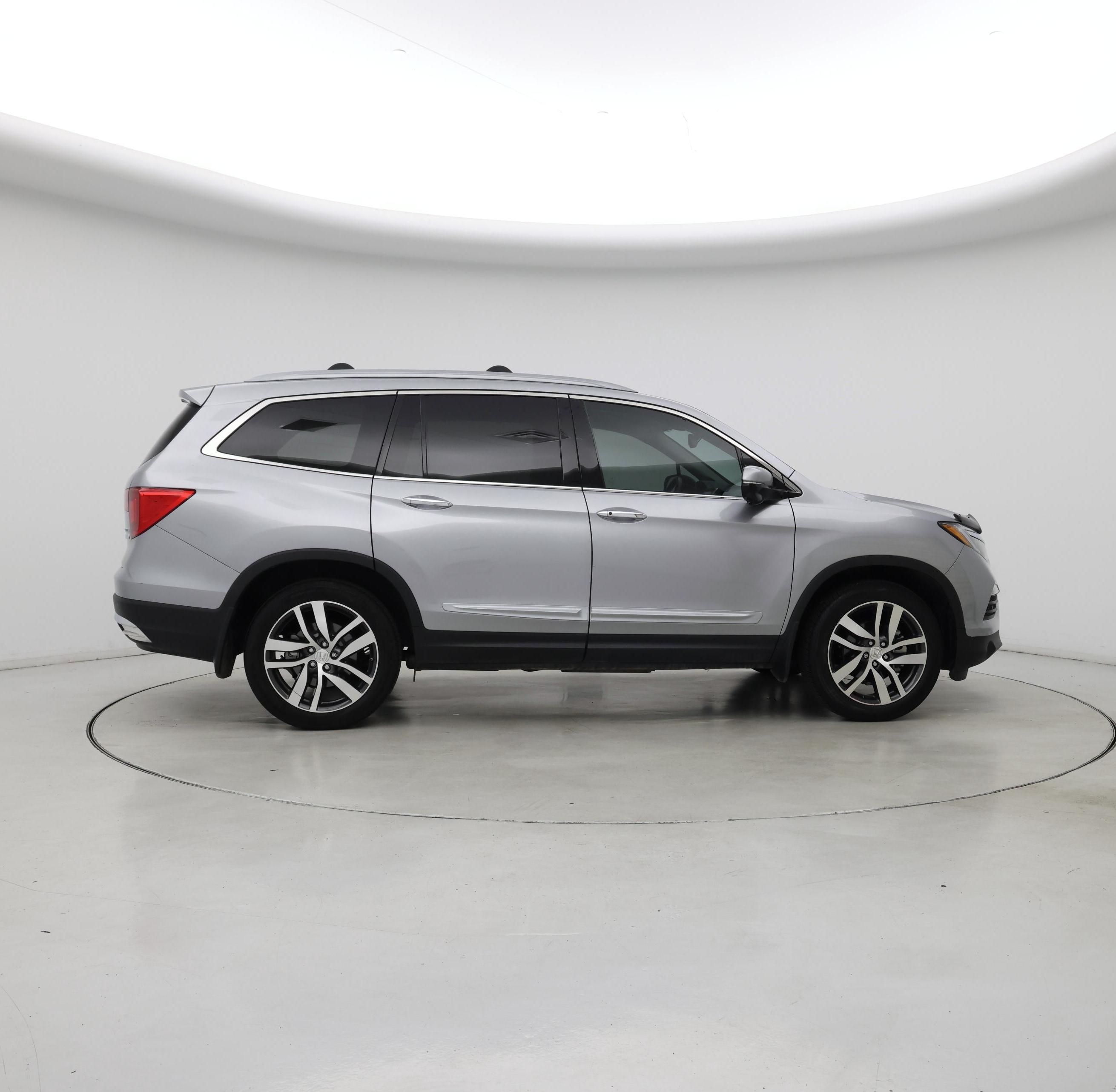 Thumbnail: 2017 Honda Pilot - 7