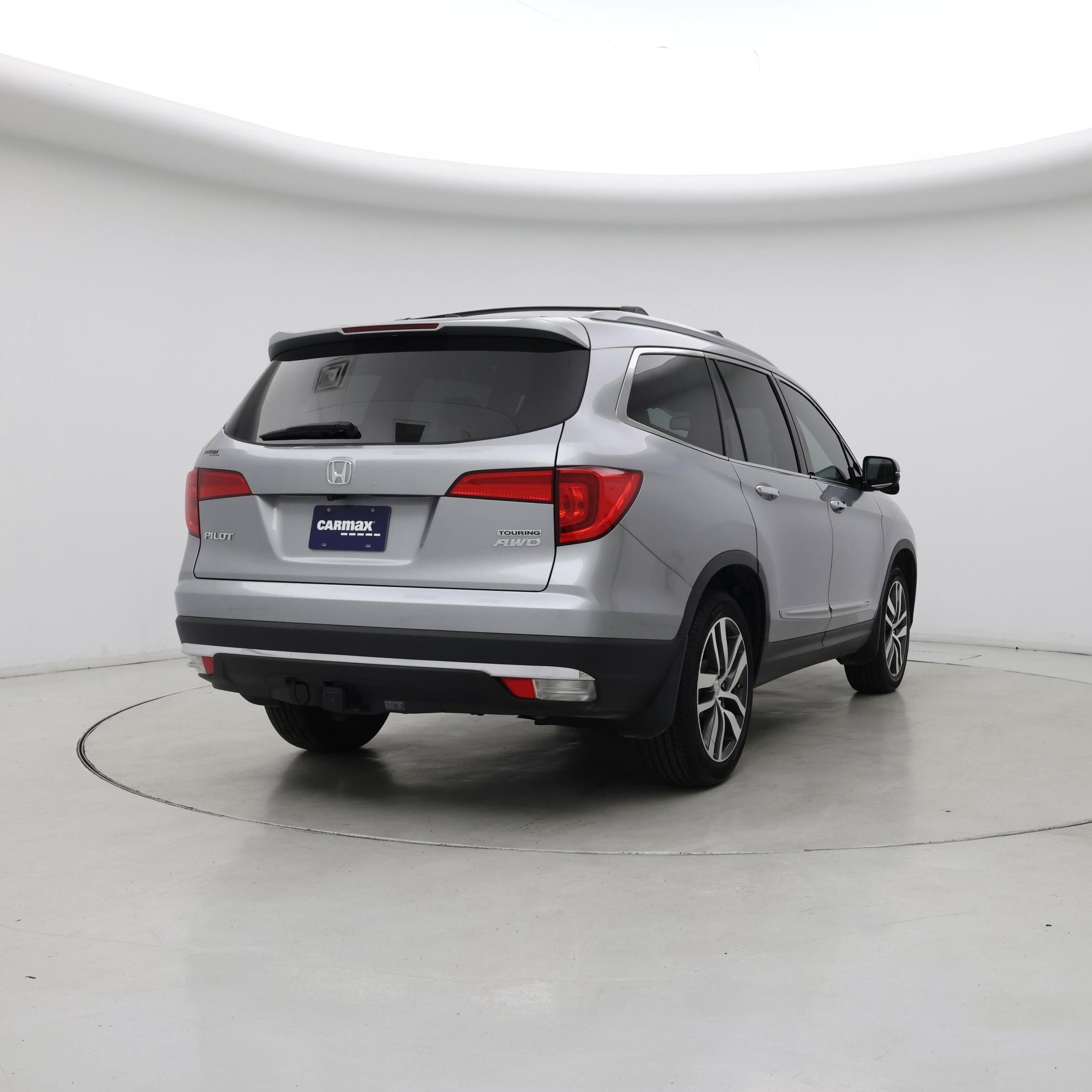 Thumbnail: 2017 Honda Pilot - 8