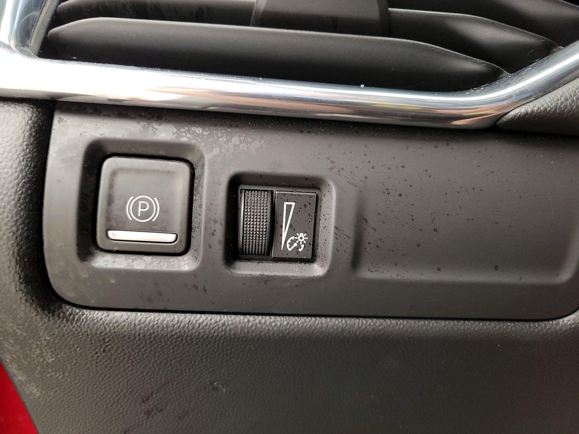 Thumbnail: 2021 Cadillac XT4 - 13