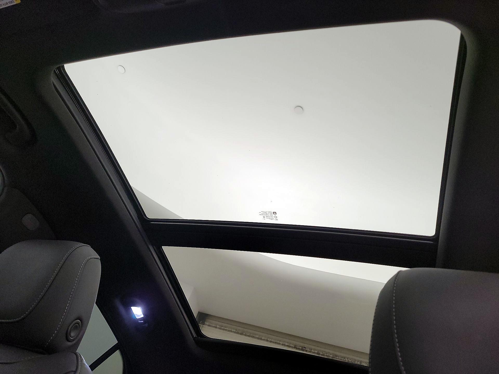 Thumbnail: 2021 Cadillac XT4 - 19