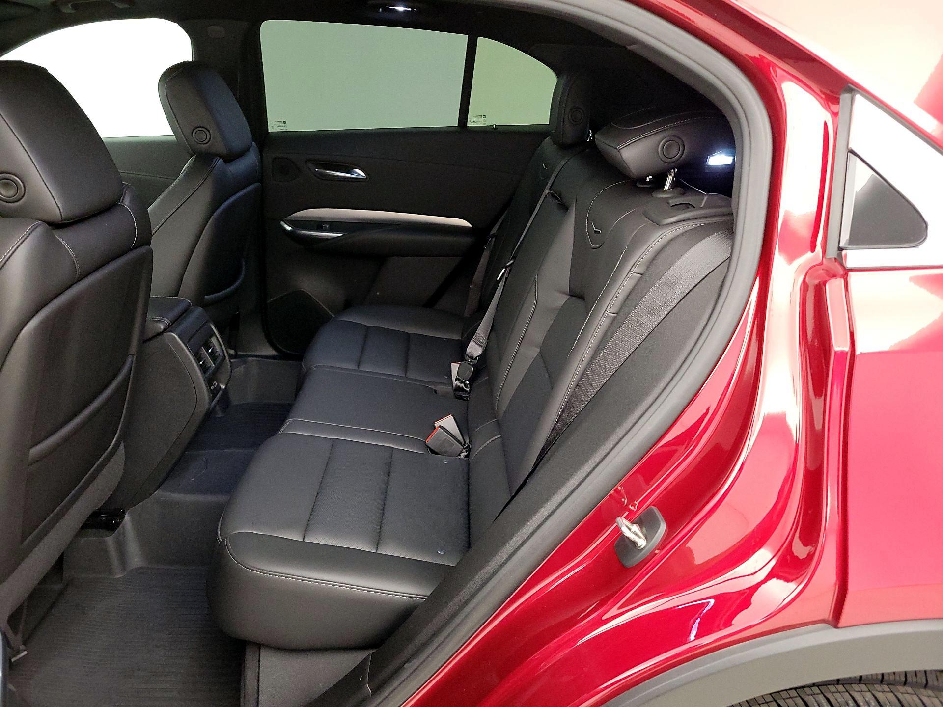 Thumbnail: 2021 Cadillac XT4 - 20