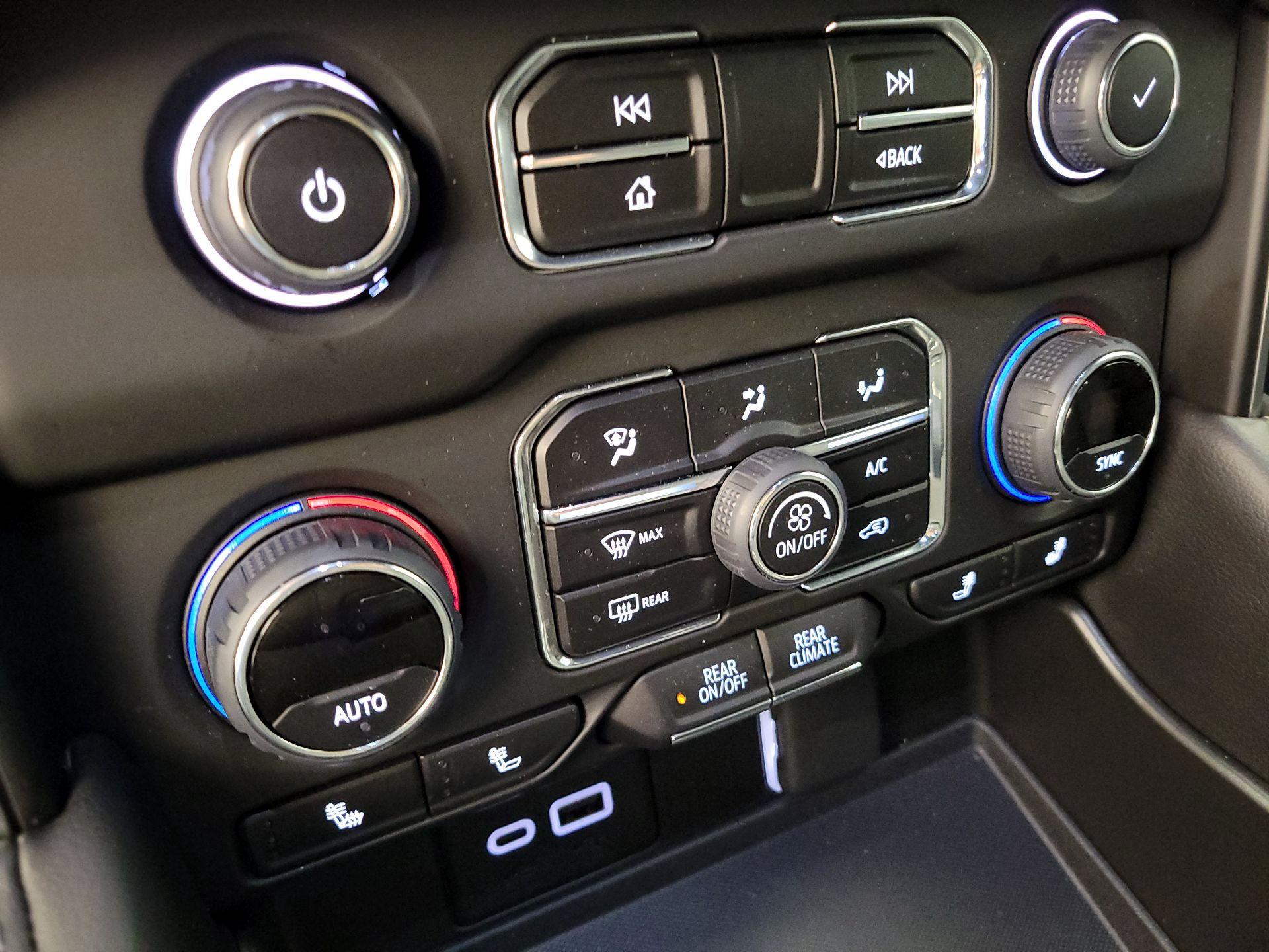 Thumbnail: 2024 Chevrolet Tahoe - 17