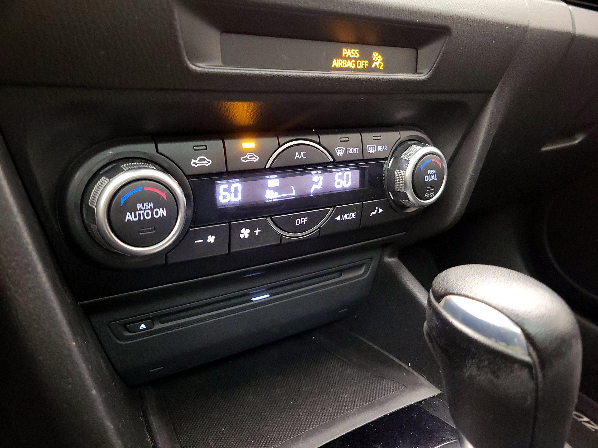 Thumbnail: 2016 Mazda Mazda3 - 17