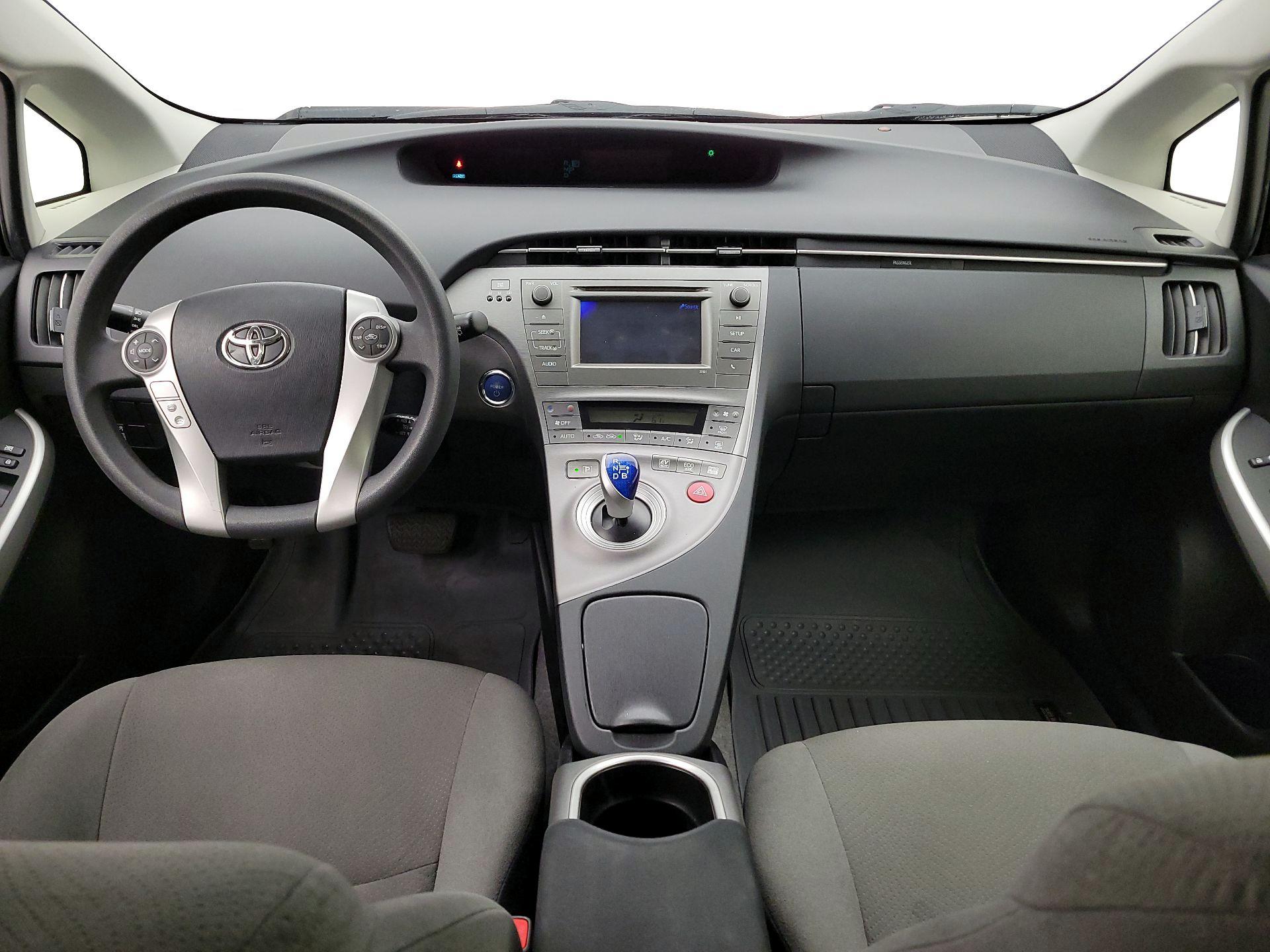 Thumbnail: 2015 Toyota Prius - 9