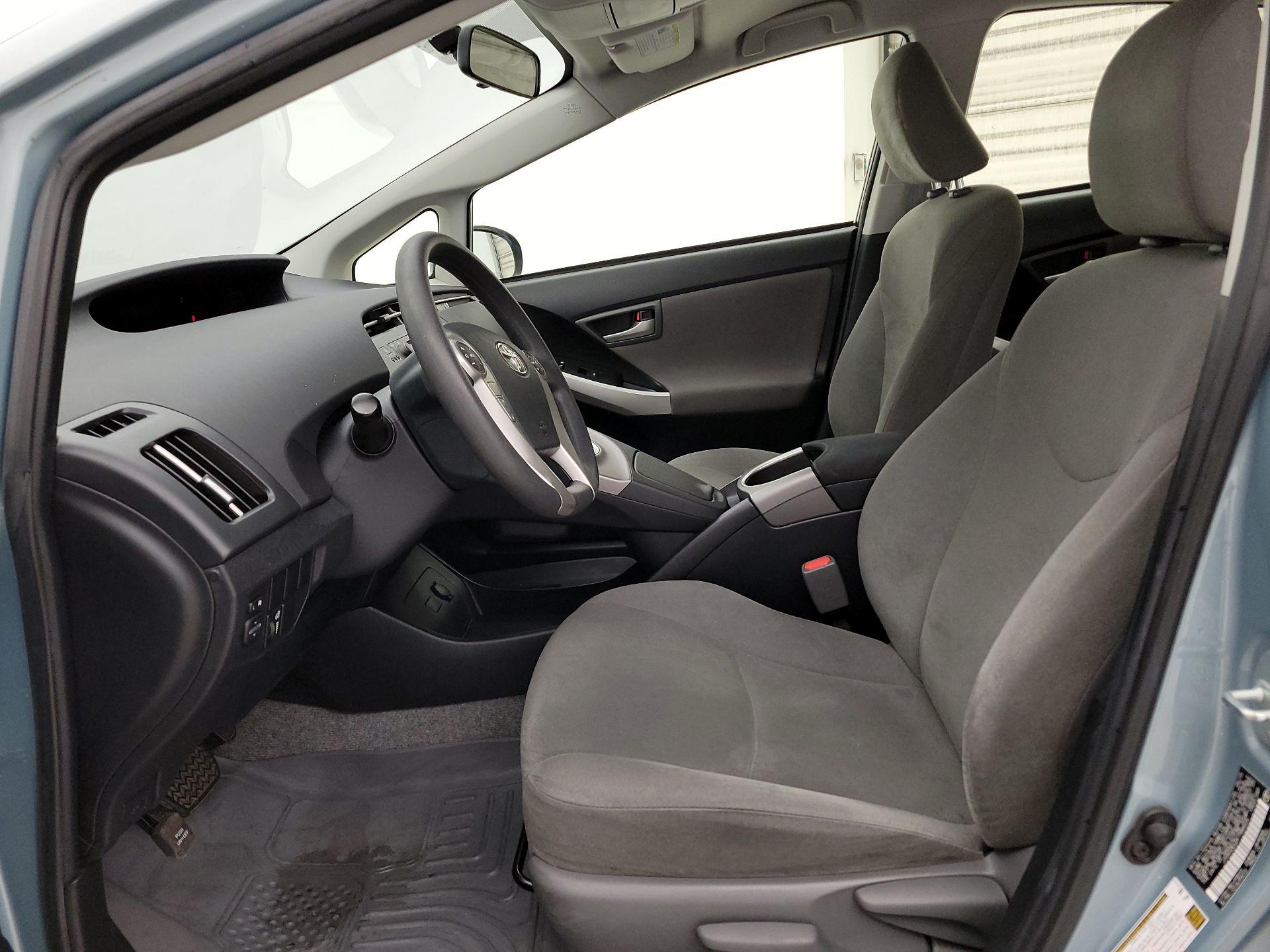 Thumbnail: 2015 Toyota Prius - 11