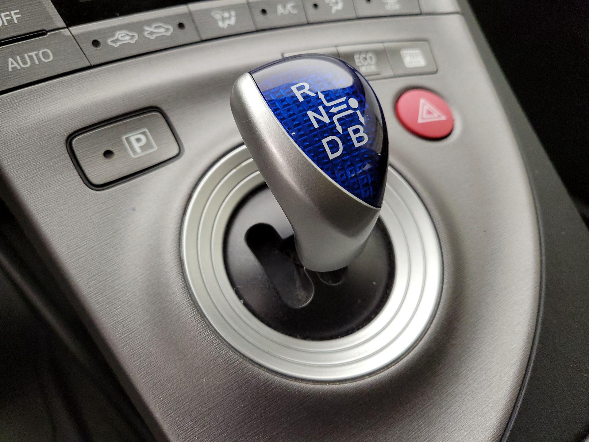 Thumbnail: 2015 Toyota Prius - 17