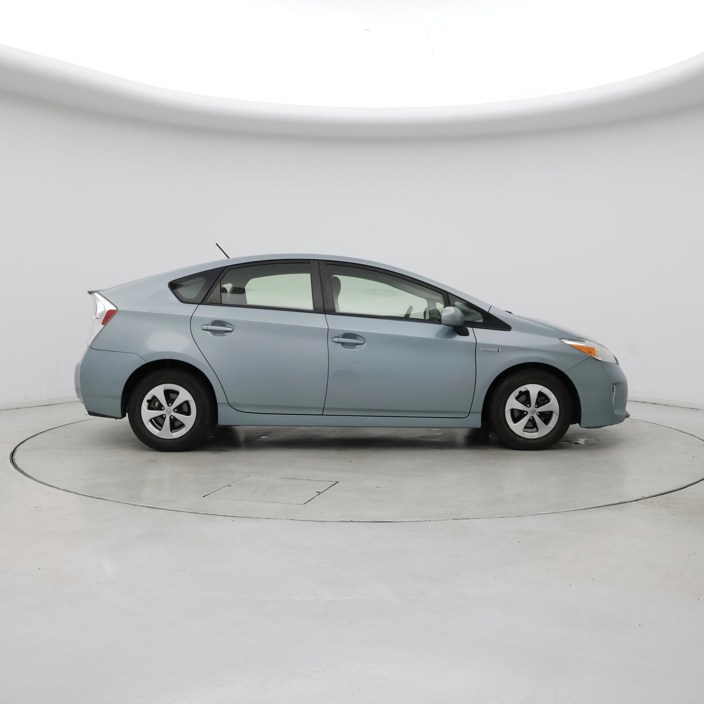 Thumbnail: 2015 Toyota Prius - 7