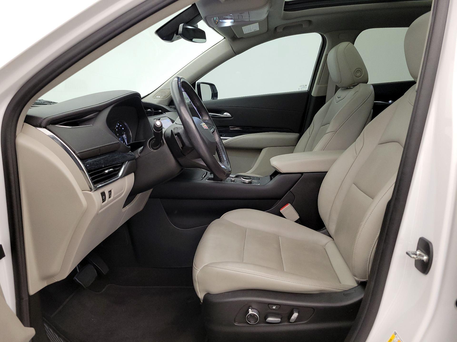 Thumbnail: 2023 Cadillac XT4 - 11
