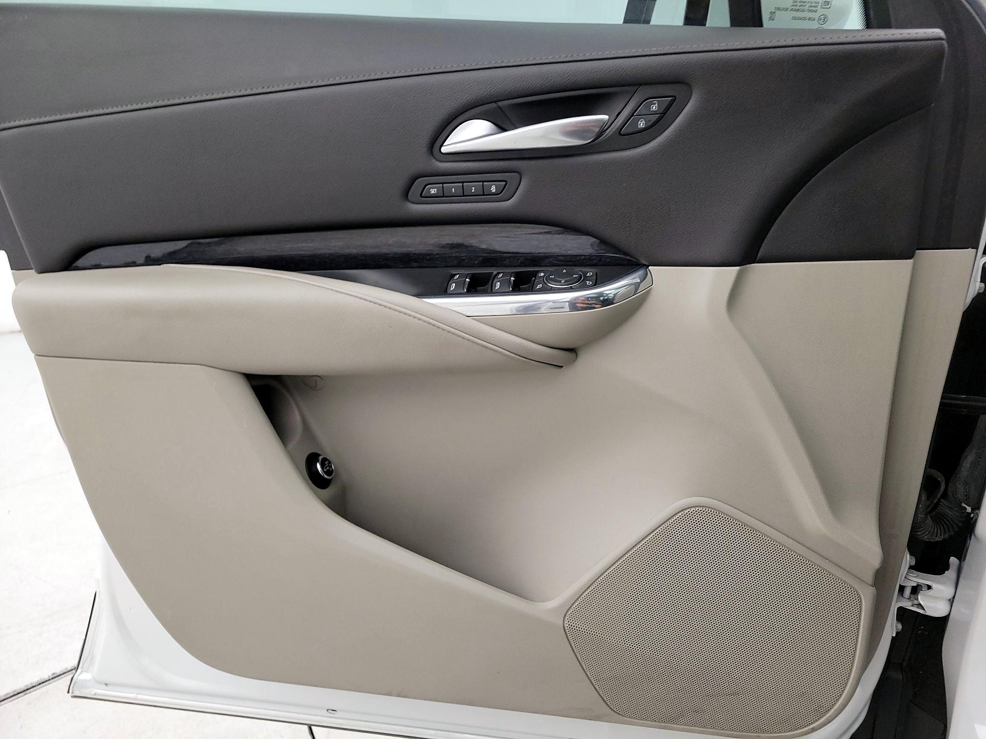 Thumbnail: 2023 Cadillac XT4 - 12