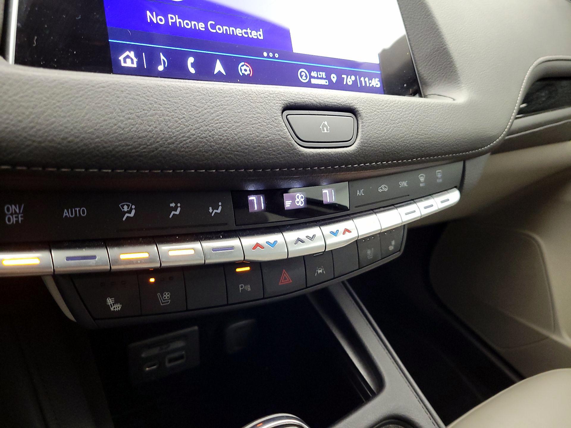 Thumbnail: 2023 Cadillac XT4 - 17
