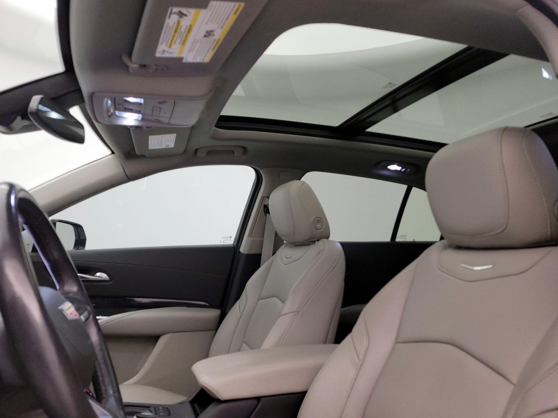 Thumbnail: 2023 Cadillac XT4 - 20